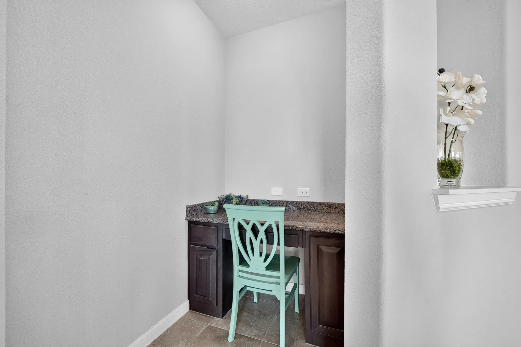 Single Family Residence For Sale in Denton County , 1328 Canary Lane, Argyle, Texas 76226, 3 Bedroom, 2 Bathroom, 2 Garage spaces, 2,040 Sqft, built in 2018, mls#21348442, Real Estate Agent in Argyle, Homes For Sale in Denton county, Homes For Sale in Argyle, Realtor in Argyle Texas, Real Estate Brokerage Independent Realty Texas, Luminita Cordes Realtor