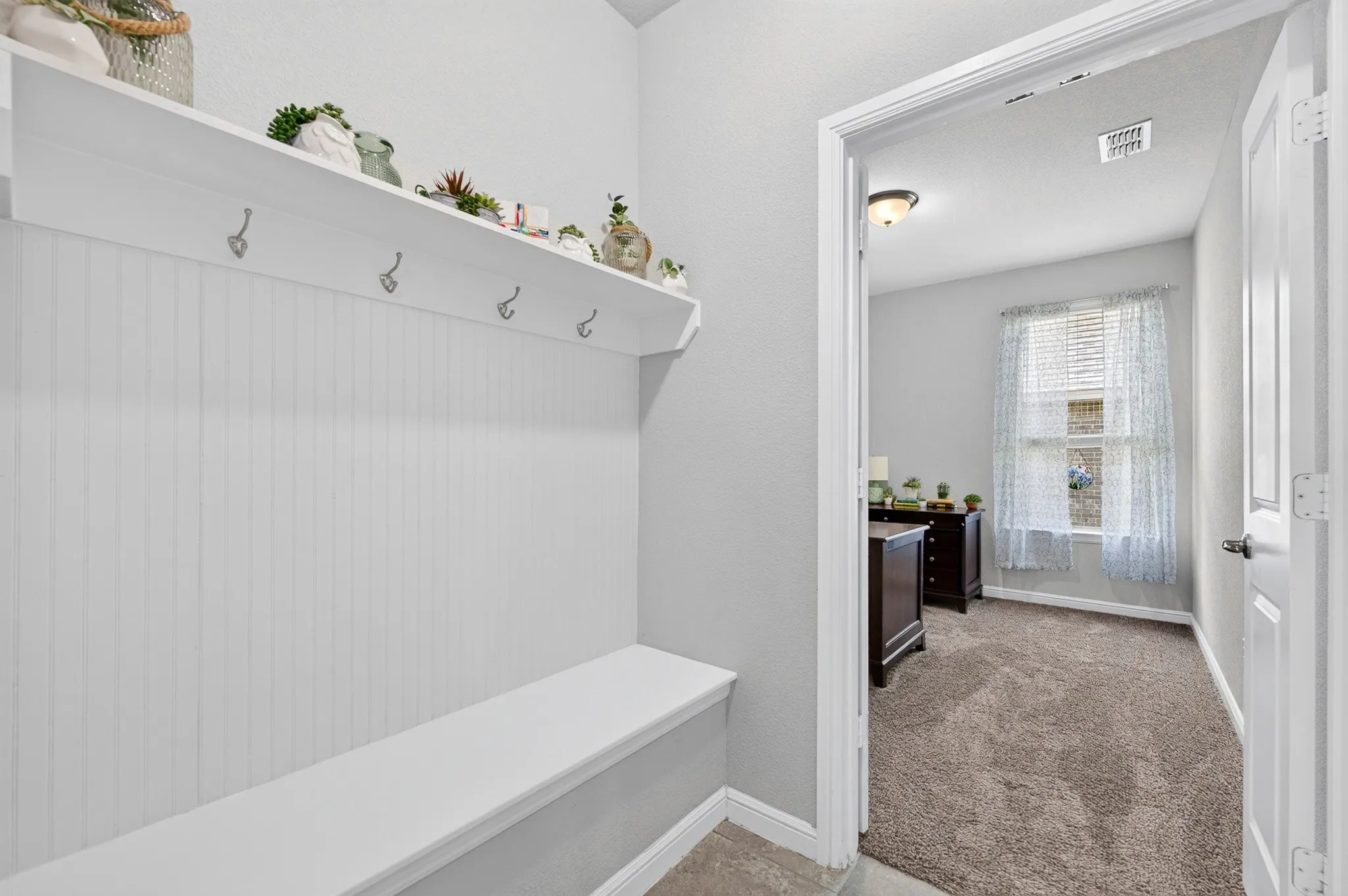 Single Family Residence For Sale in Denton County , 1328 Canary Lane, Argyle, Texas 76226, 3 Bedroom, 2 Bathroom, 2 Garage spaces, 2,040 Sqft, built in 2018, mls#21348442, Real Estate Agent in Argyle, Homes For Sale in Denton county, Homes For Sale in Argyle, Realtor in Argyle Texas, Real Estate Brokerage Independent Realty Texas, Luminita Cordes Realtor
