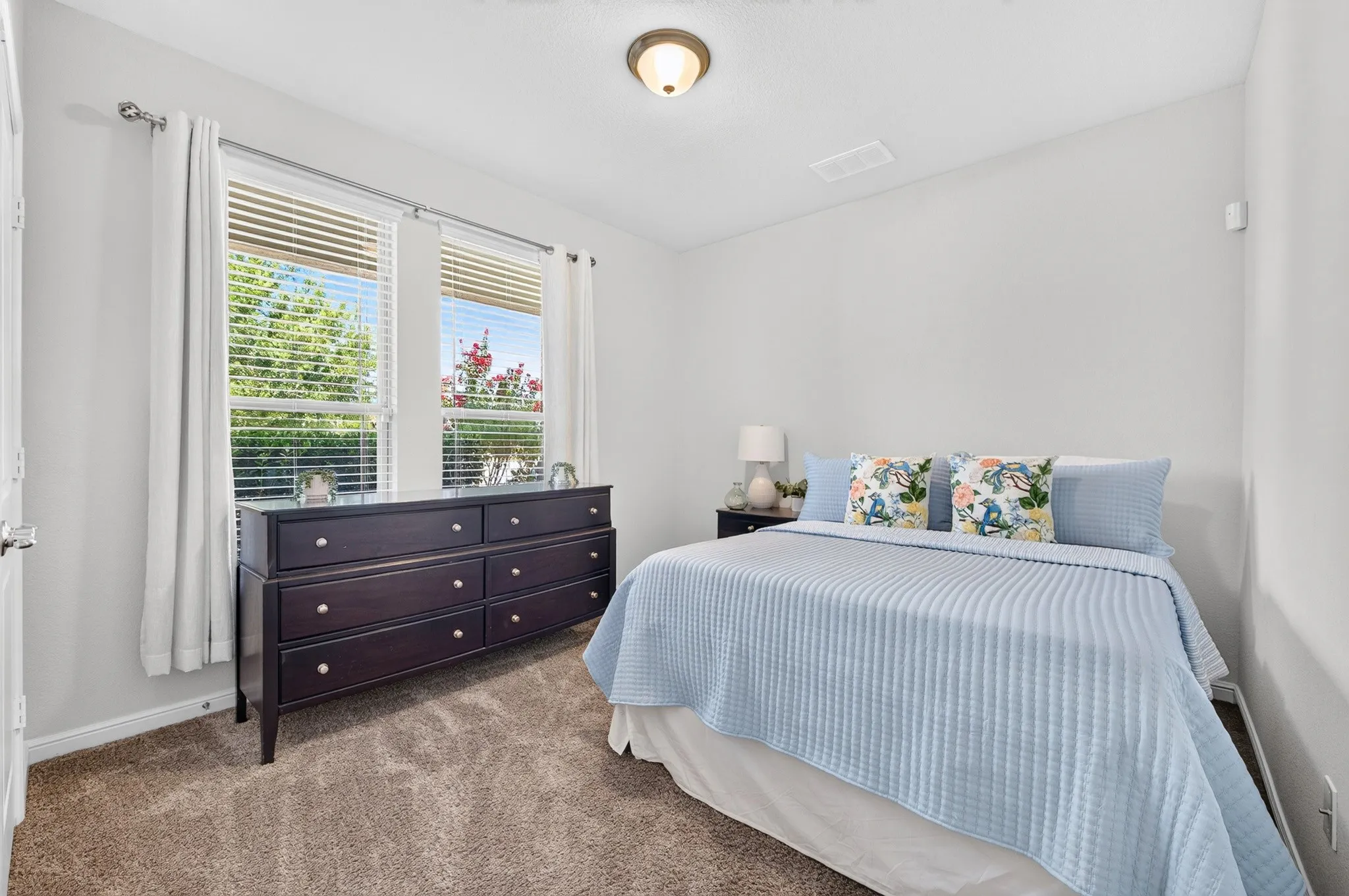 Single Family Residence For Sale in Denton County , 1328 Canary Lane, Argyle, Texas 76226, 3 Bedroom, 2 Bathroom, 2 Garage spaces, 2,040 Sqft, built in 2018, mls#21348442, Real Estate Agent in Argyle, Homes For Sale in Denton county, Homes For Sale in Argyle, Realtor in Argyle Texas, Real Estate Brokerage Independent Realty Texas, Luminita Cordes Realtor