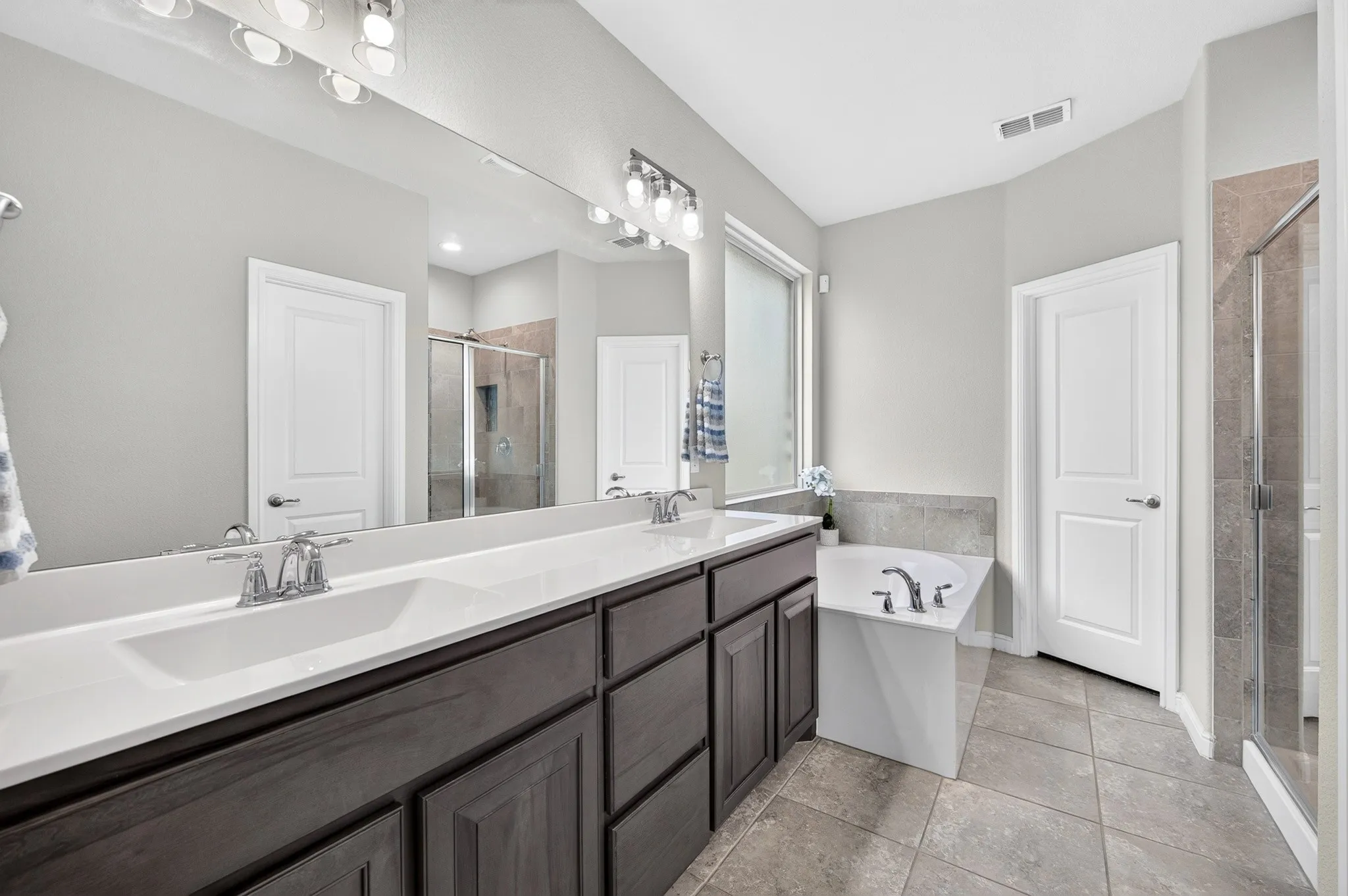 Single Family Residence For Sale in Denton County , 1328 Canary Lane, Argyle, Texas 76226, 3 Bedroom, 2 Bathroom, 2 Garage spaces, 2,040 Sqft, built in 2018, mls#21348442, Real Estate Agent in Argyle, Homes For Sale in Denton county, Homes For Sale in Argyle, Realtor in Argyle Texas, Real Estate Brokerage Independent Realty Texas, Luminita Cordes Realtor