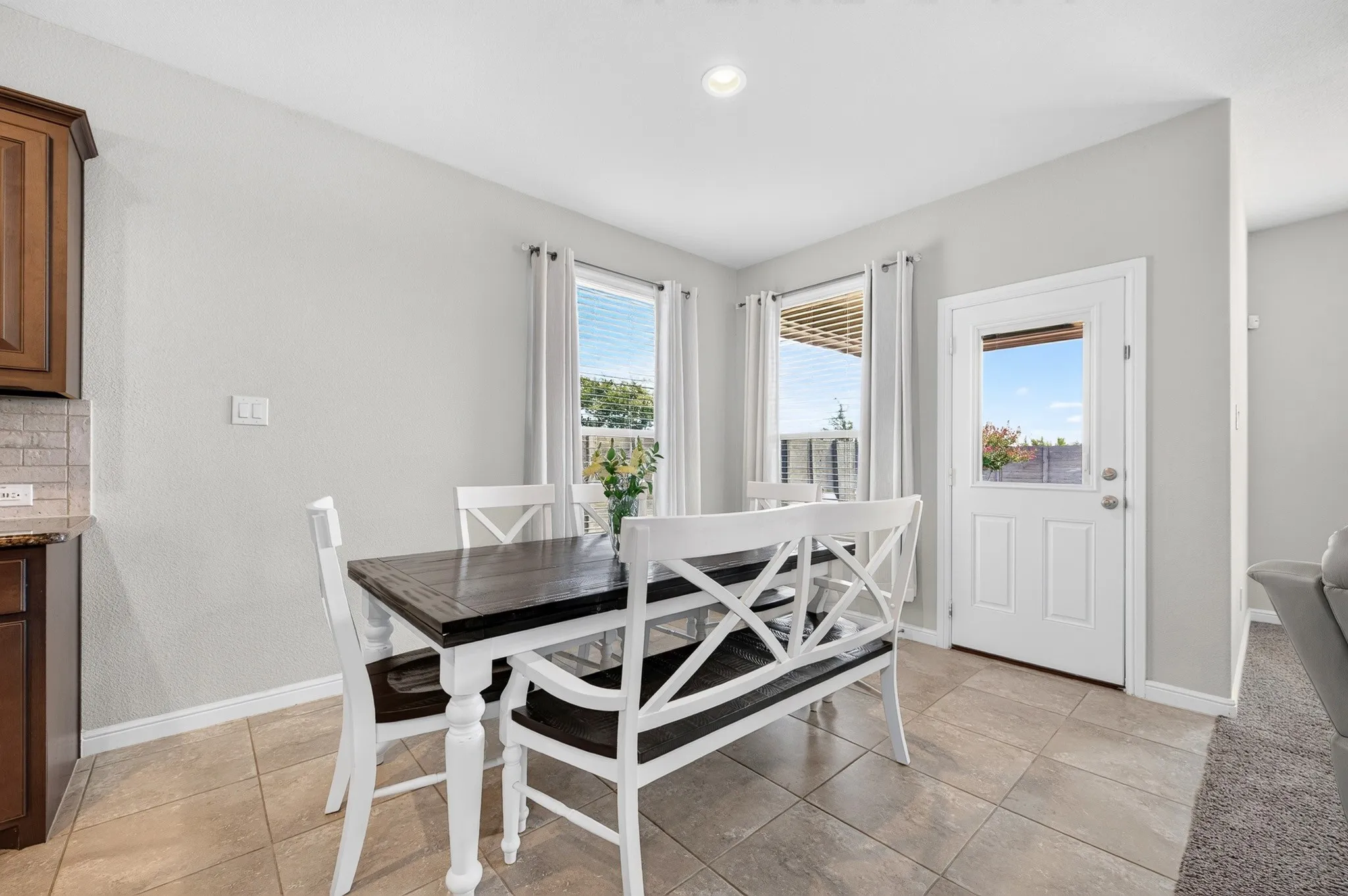 Single Family Residence For Sale in Denton County , 1328 Canary Lane, Argyle, Texas 76226, 3 Bedroom, 2 Bathroom, 2 Garage spaces, 2,040 Sqft, built in 2018, mls#21348442, Real Estate Agent in Argyle, Homes For Sale in Denton county, Homes For Sale in Argyle, Realtor in Argyle Texas, Real Estate Brokerage Independent Realty Texas, Luminita Cordes Realtor