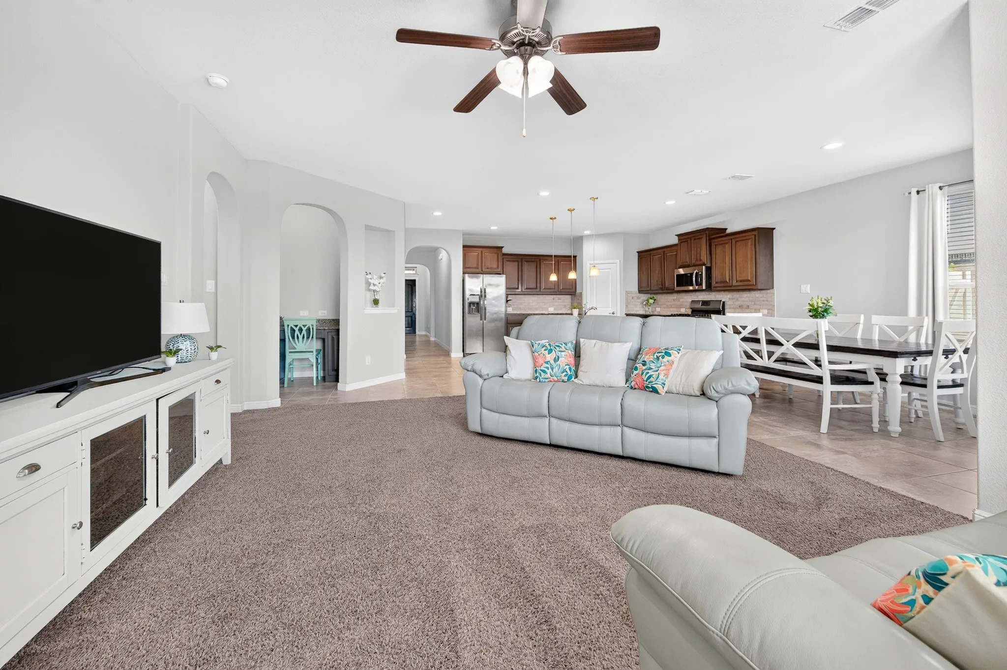 Single Family Residence For Sale in Denton County , 1328 Canary Lane, Argyle, Texas 76226, 3 Bedroom, 2 Bathroom, 2 Garage spaces, 2,040 Sqft, built in 2018, mls#21348442, Real Estate Agent in Argyle, Homes For Sale in Denton county, Homes For Sale in Argyle, Realtor in Argyle Texas, Real Estate Brokerage Independent Realty Texas, Luminita Cordes Realtor