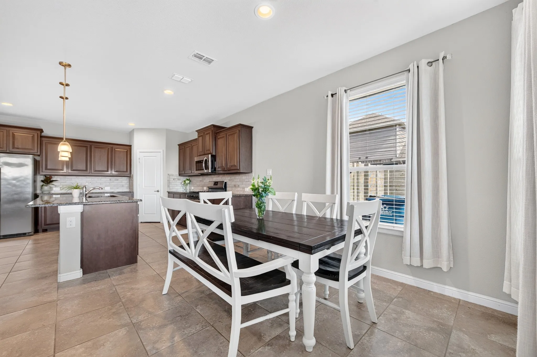 Single Family Residence For Sale in Denton County , 1328 Canary Lane, Argyle, Texas 76226, 3 Bedroom, 2 Bathroom, 2 Garage spaces, 2,040 Sqft, built in 2018, mls#21348442, Real Estate Agent in Argyle, Homes For Sale in Denton county, Homes For Sale in Argyle, Realtor in Argyle Texas, Real Estate Brokerage Independent Realty Texas, Luminita Cordes Realtor