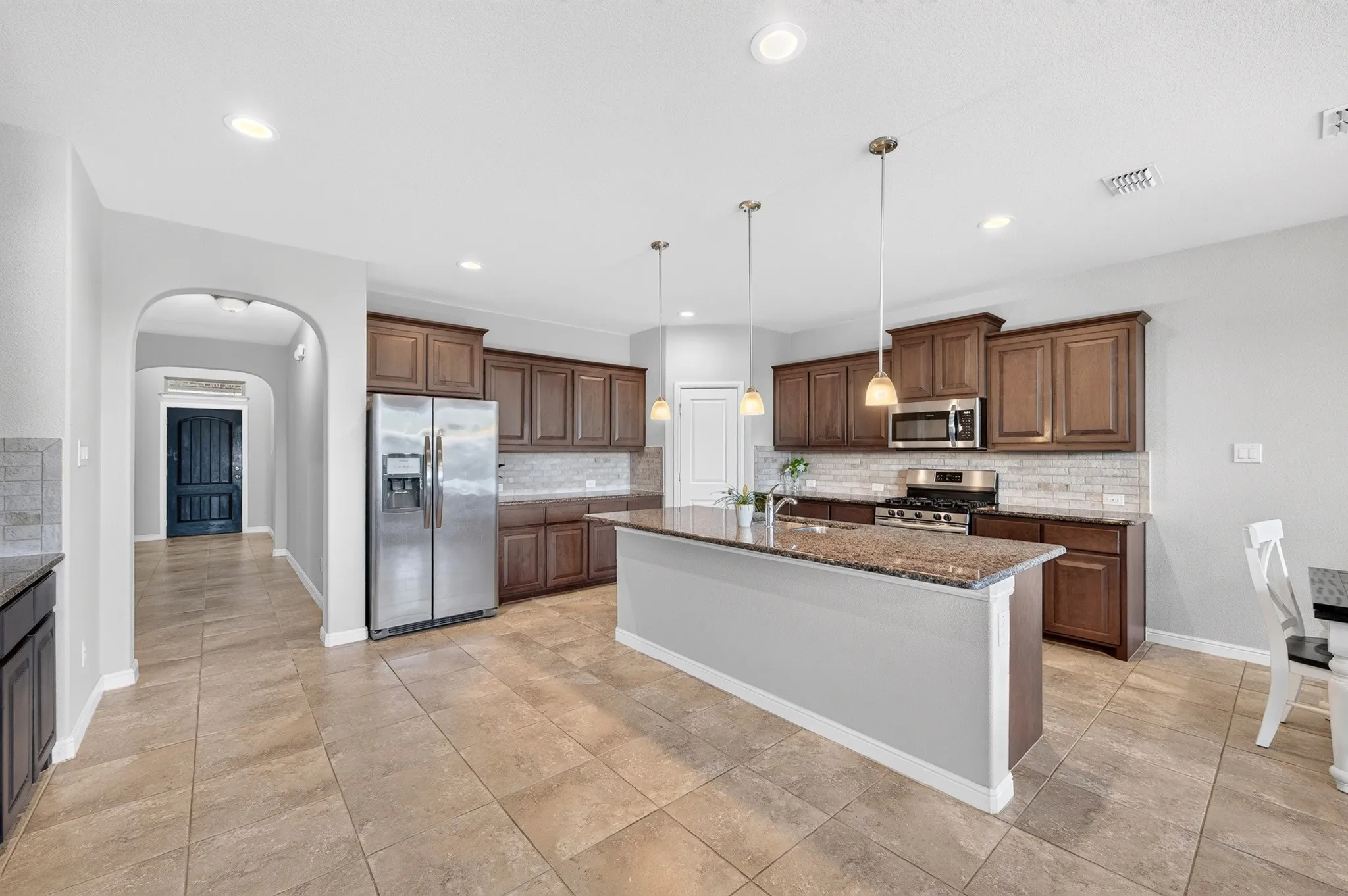 Single Family Residence For Sale in Denton County , 1328 Canary Lane, Argyle, Texas 76226, 3 Bedroom, 2 Bathroom, 2 Garage spaces, 2,040 Sqft, built in 2018, mls#21348442, Real Estate Agent in Argyle, Homes For Sale in Denton county, Homes For Sale in Argyle, Realtor in Argyle Texas, Real Estate Brokerage Independent Realty Texas, Luminita Cordes Realtor