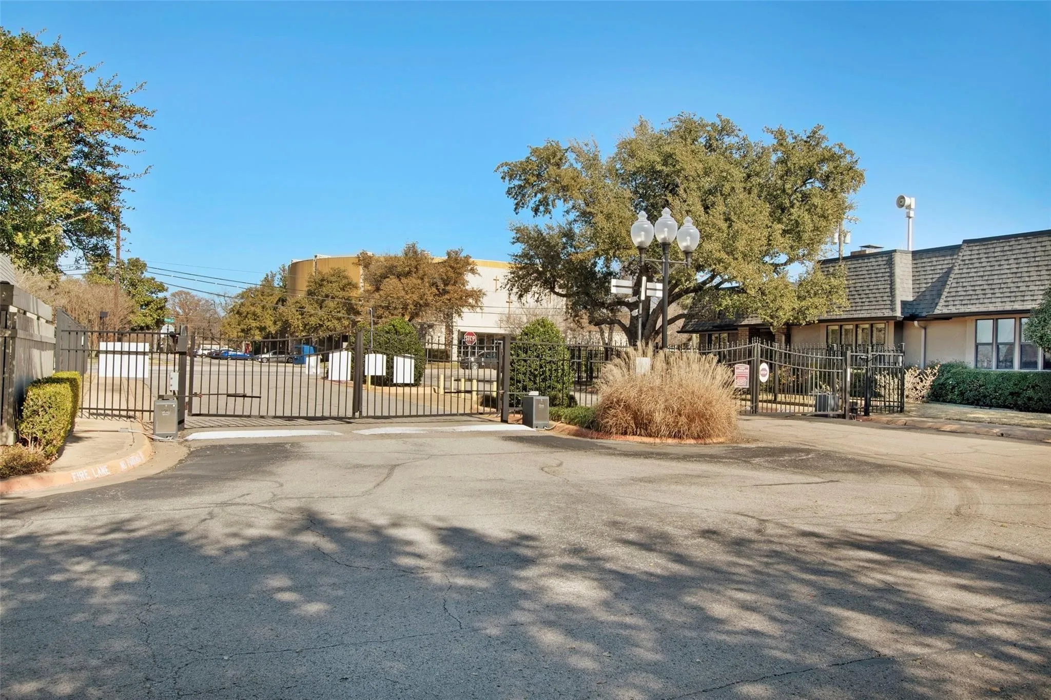 Condominium For Sale in Dallas County , 10660 Park Village Place Unit C, Dallas, Texas 75230, 1 Bedroom, 1 Bathroom, Garage spaces, 678 Sqft, built in 2021, mls#21344128, Real Estate Agent in Dallas, Homes For Sale in Dallas county, Homes For Sale in Dallas, Realtor in Dallas Texas, Real Estate Brokerage Independent Realty Texas, Luminita Cordes Realtor
