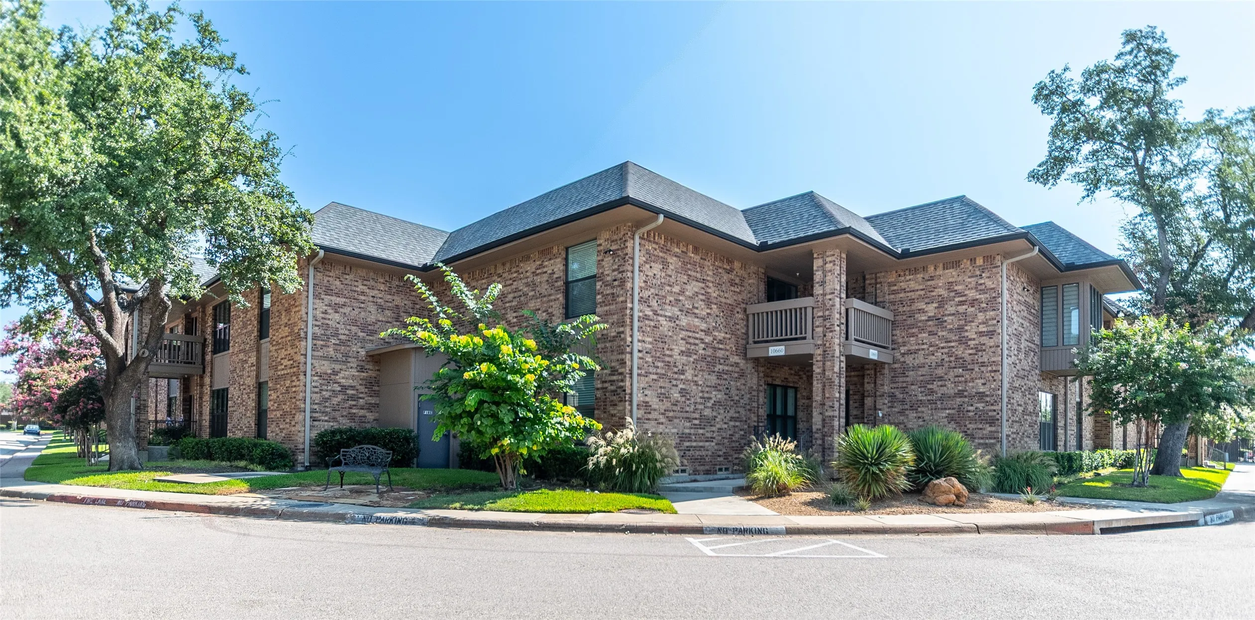 Condominium For Sale in Dallas County , 10660 Park Village Place Unit C, Dallas, Texas 75230, 1 Bedroom, 1 Bathroom, Garage spaces, 678 Sqft, built in 2021, mls#21344128, Real Estate Agent in Dallas, Homes For Sale in Dallas county, Homes For Sale in Dallas, Realtor in Dallas Texas, Real Estate Brokerage Independent Realty Texas, Luminita Cordes Realtor