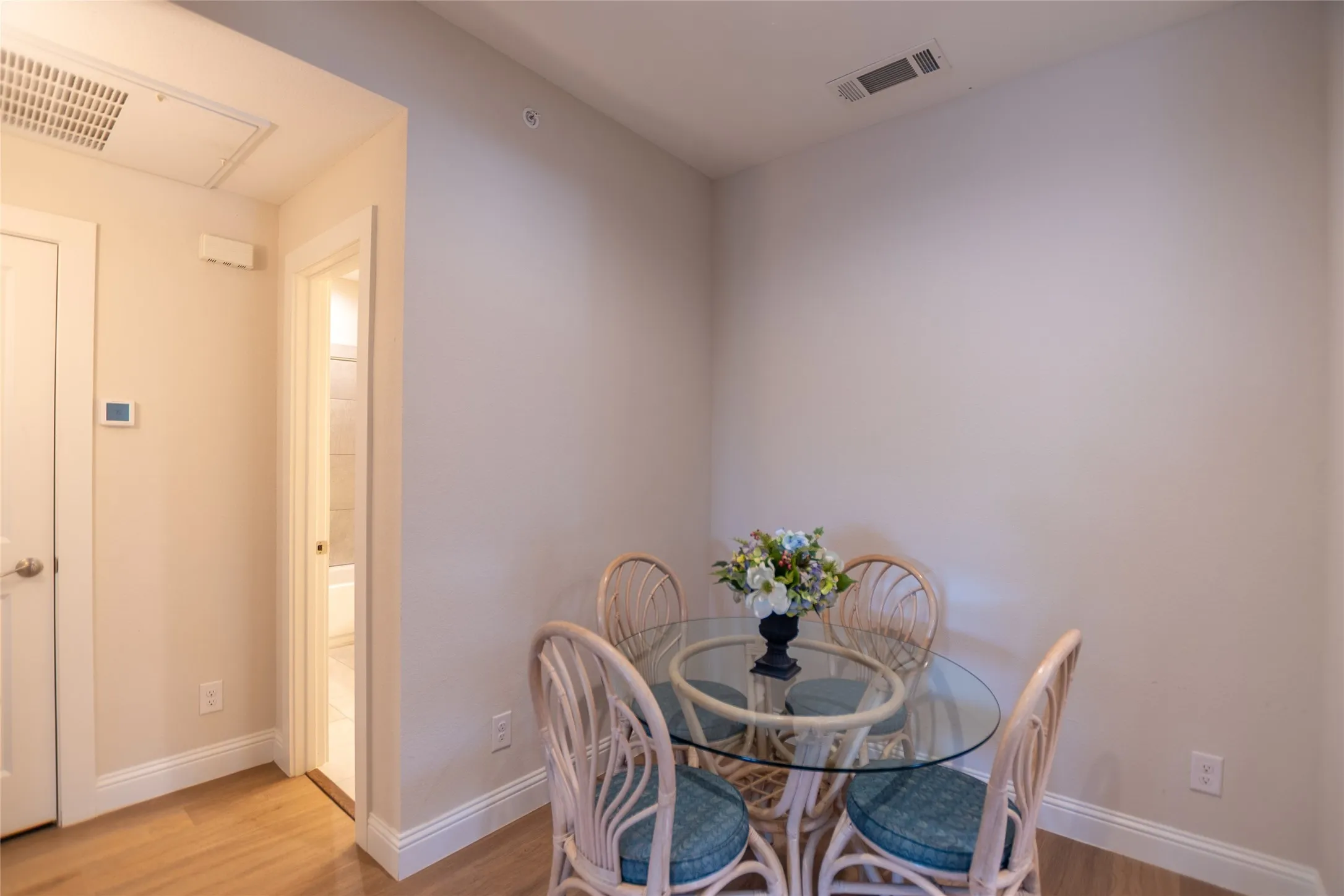 Condominium For Sale in Dallas County , 10660 Park Village Place Unit C, Dallas, Texas 75230, 1 Bedroom, 1 Bathroom, Garage spaces, 678 Sqft, built in 2021, mls#21344128, Real Estate Agent in Dallas, Homes For Sale in Dallas county, Homes For Sale in Dallas, Realtor in Dallas Texas, Real Estate Brokerage Independent Realty Texas, Luminita Cordes Realtor