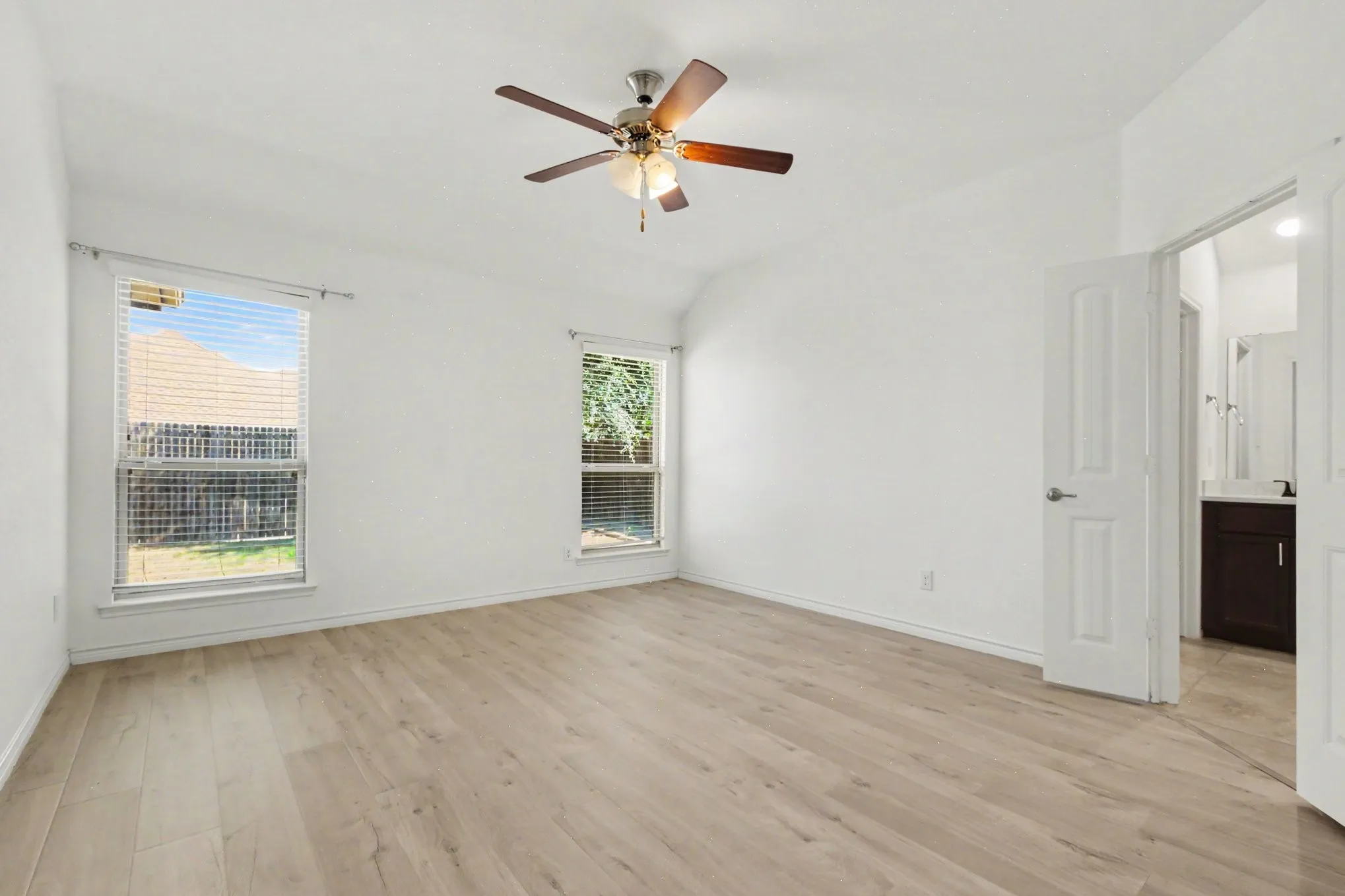 Single Family Residence For Rent in Collin County , 10020 Levelland Place, Mc Kinney, Texas 75071, 3 Bedroom, 3 Bathroom, 2 Garage spaces, 2,022 Sqft, built in 2018, mls#21350307, Real Estate Agent in Mc Kinney, Homes For Rent in Collin county, Homes For Rent in Mc Kinney, Realtor in Mc Kinney Texas, Real Estate Brokerage Independent Realty Texas, Luminita Cordes Realtor