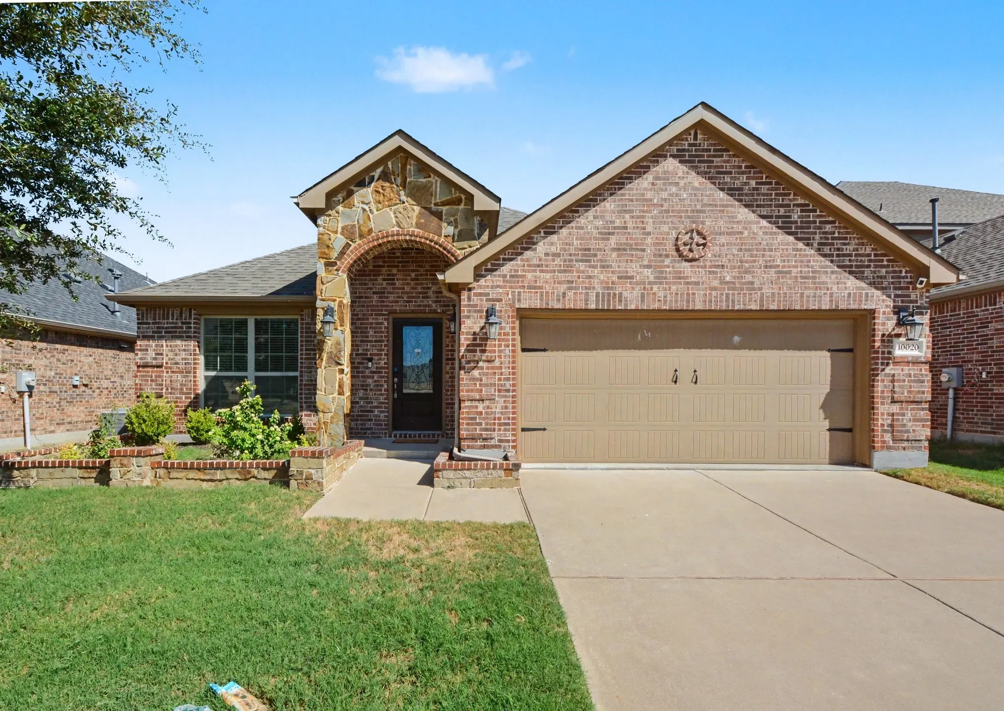 Single Family Residence For Rent in Collin County , 10020 Levelland Place, Mc Kinney, Texas 75071, 3 Bedroom, 3 Bathroom, 2 Garage spaces, 2,022 Sqft, built in 2018, mls#21350307, Real Estate Agent in Mc Kinney, Homes For Rent in Collin county, Homes For Rent in Mc Kinney, Realtor in Mc Kinney Texas, Real Estate Brokerage Independent Realty Texas, Luminita Cordes Realtor