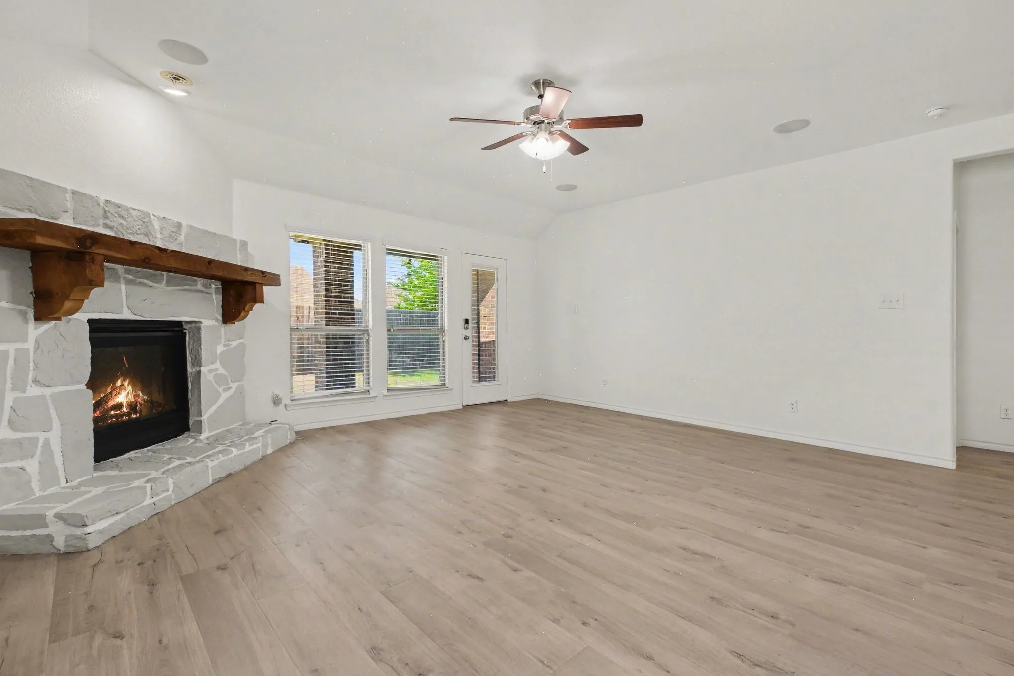 Single Family Residence For Rent in Collin County , 10020 Levelland Place, Mc Kinney, Texas 75071, 3 Bedroom, 3 Bathroom, 2 Garage spaces, 2,022 Sqft, built in 2018, mls#21350307, Real Estate Agent in Mc Kinney, Homes For Rent in Collin county, Homes For Rent in Mc Kinney, Realtor in Mc Kinney Texas, Real Estate Brokerage Independent Realty Texas, Luminita Cordes Realtor