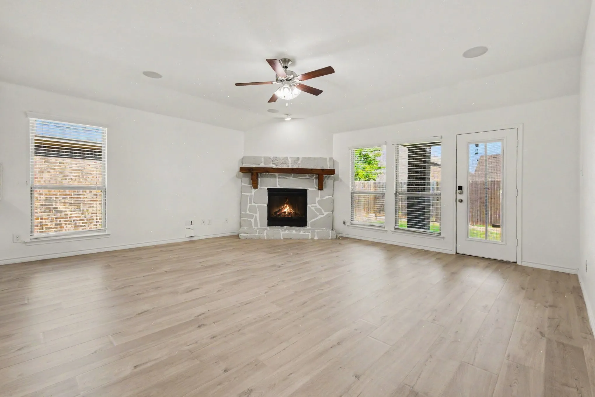 Single Family Residence For Rent in Collin County , 10020 Levelland Place, Mc Kinney, Texas 75071, 3 Bedroom, 3 Bathroom, 2 Garage spaces, 2,022 Sqft, built in 2018, mls#21350307, Real Estate Agent in Mc Kinney, Homes For Rent in Collin county, Homes For Rent in Mc Kinney, Realtor in Mc Kinney Texas, Real Estate Brokerage Independent Realty Texas, Luminita Cordes Realtor