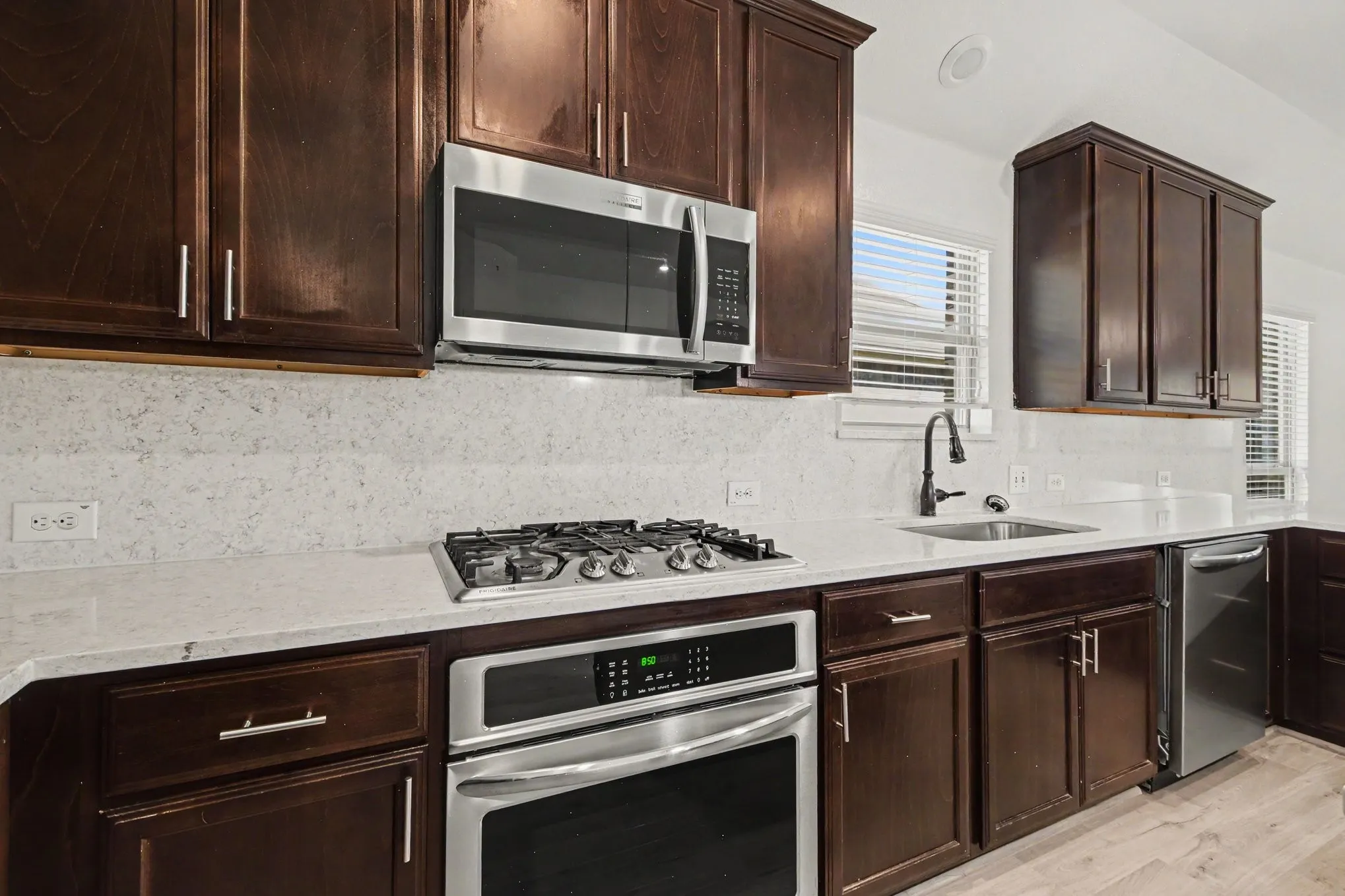 Single Family Residence For Rent in Collin County , 10020 Levelland Place, Mc Kinney, Texas 75071, 3 Bedroom, 3 Bathroom, 2 Garage spaces, 2,022 Sqft, built in 2018, mls#21350307, Real Estate Agent in Mc Kinney, Homes For Rent in Collin county, Homes For Rent in Mc Kinney, Realtor in Mc Kinney Texas, Real Estate Brokerage Independent Realty Texas, Luminita Cordes Realtor