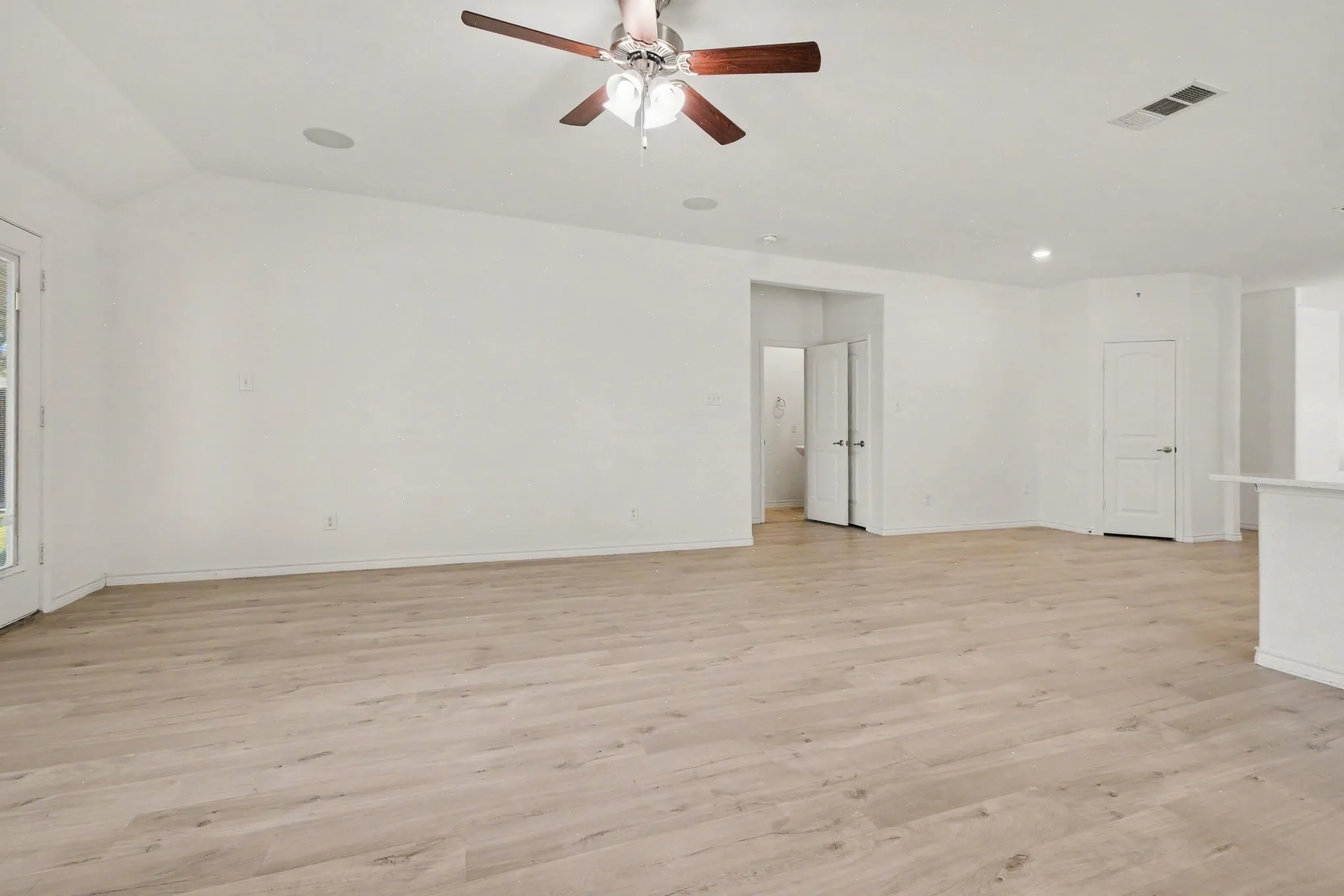 Single Family Residence For Rent in Collin County , 10020 Levelland Place, Mc Kinney, Texas 75071, 3 Bedroom, 3 Bathroom, 2 Garage spaces, 2,022 Sqft, built in 2018, mls#21350307, Real Estate Agent in Mc Kinney, Homes For Rent in Collin county, Homes For Rent in Mc Kinney, Realtor in Mc Kinney Texas, Real Estate Brokerage Independent Realty Texas, Luminita Cordes Realtor