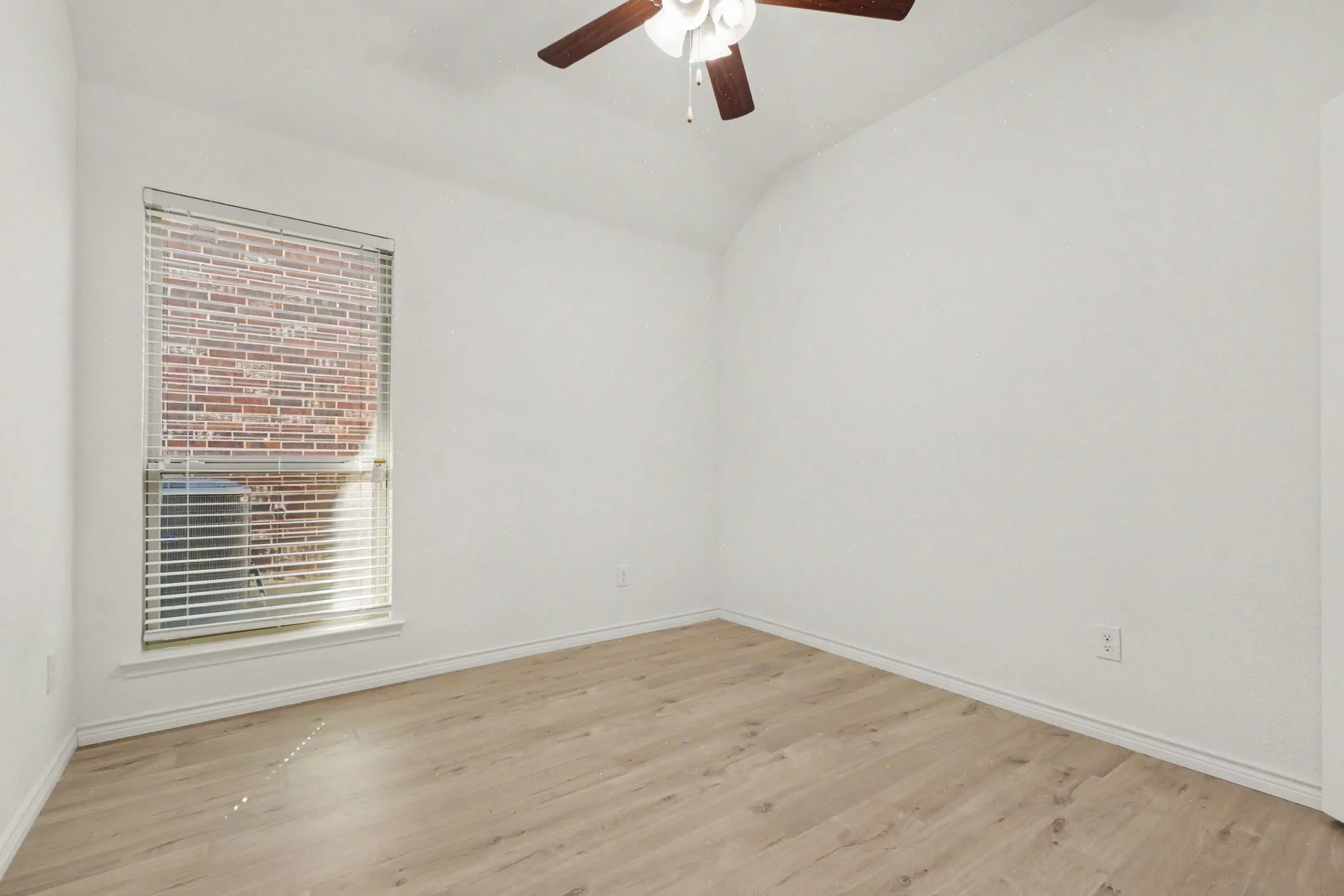 Single Family Residence For Rent in Collin County , 10020 Levelland Place, Mc Kinney, Texas 75071, 3 Bedroom, 3 Bathroom, 2 Garage spaces, 2,022 Sqft, built in 2018, mls#21350307, Real Estate Agent in Mc Kinney, Homes For Rent in Collin county, Homes For Rent in Mc Kinney, Realtor in Mc Kinney Texas, Real Estate Brokerage Independent Realty Texas, Luminita Cordes Realtor