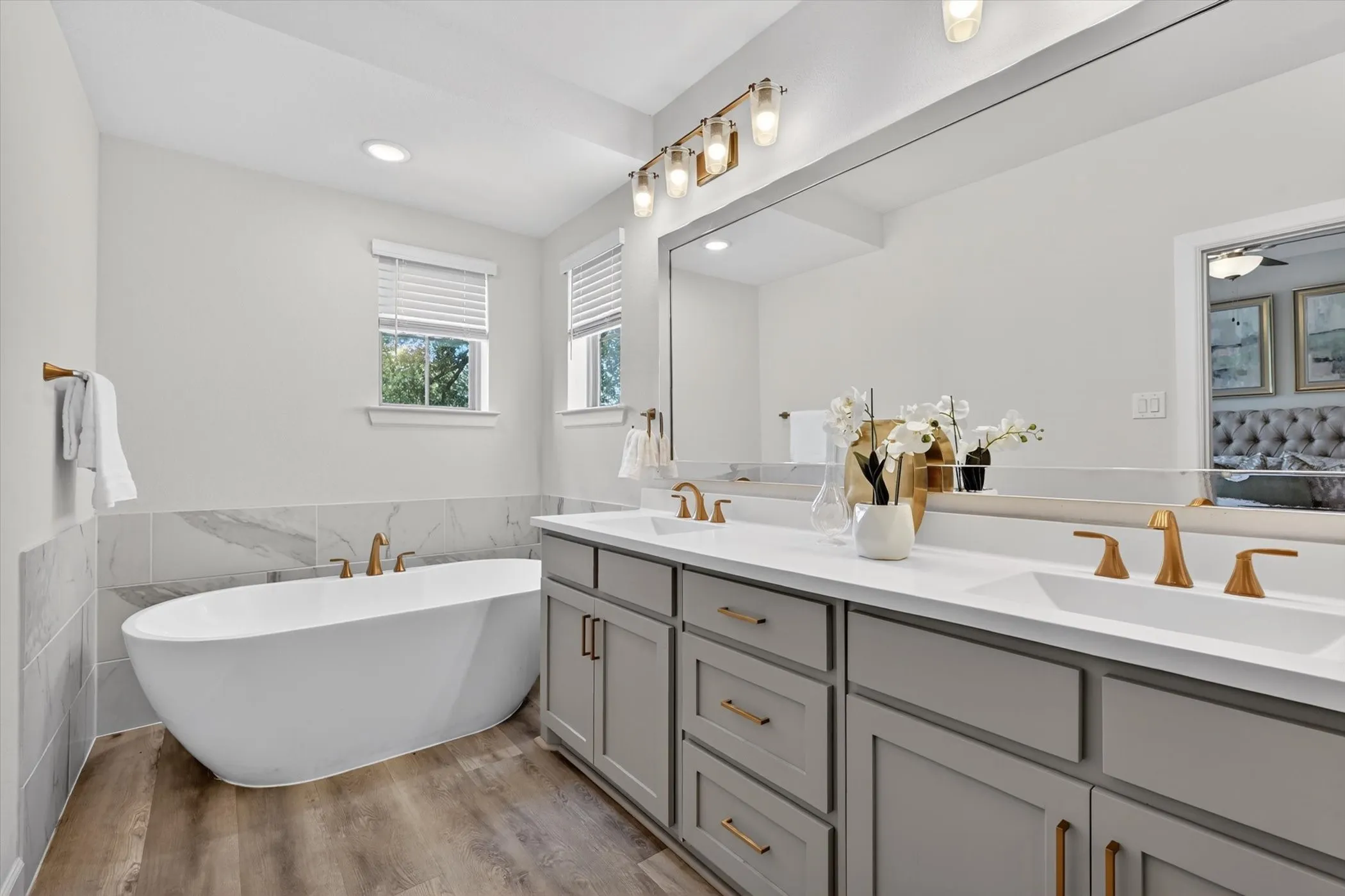 Single Family Residence For Sale in Dallas County , 5325 Autumnbrook Court, Dallas, Texas 75209, 3 Bedroom, 4 Bathroom, 2 Garage spaces, 2,598 Sqft, built in 2020, mls#21349491, Real Estate Agent in Dallas, Homes For Sale in Dallas county, Homes For Sale in Dallas, Realtor in Dallas Texas, Real Estate Brokerage Independent Realty Texas, Luminita Cordes Realtor