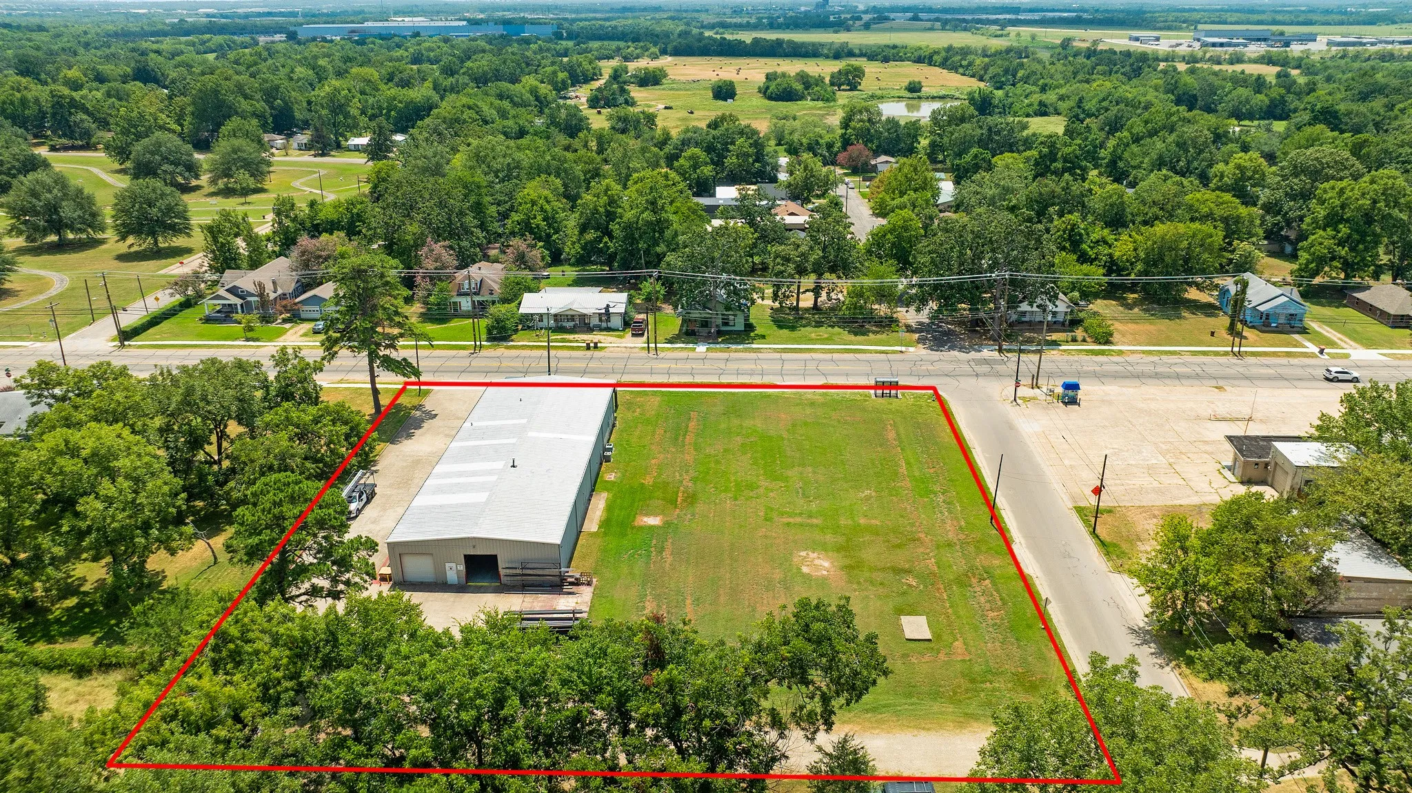 Business For Sale in Lamar County , 2750 Bonham Street, Paris, Texas 75460, 0, 0, Garage spaces, 6,000 Sqft, built in 0, mls#21349827, Real Estate Agent in Paris, Homes For Sale in Lamar county, Homes For Sale in Paris, Realtor in Paris Texas, Real Estate Brokerage Independent Realty Texas, Luminita Cordes Realtor