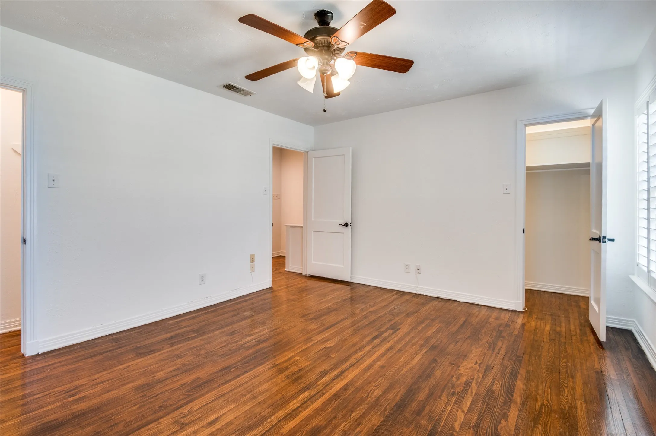 Condominium For Rent in Dallas County , 6465 Bordeaux Avenue, Dallas, Texas 75209, 2 Bedroom, 1 Bathroom, Garage spaces, 1,027 Sqft, built in 1951, mls#21350295, Real Estate Agent in Dallas, Homes For Rent in Dallas county, Homes For Rent in Dallas, Realtor in Dallas Texas, Real Estate Brokerage Independent Realty Texas, Luminita Cordes Realtor