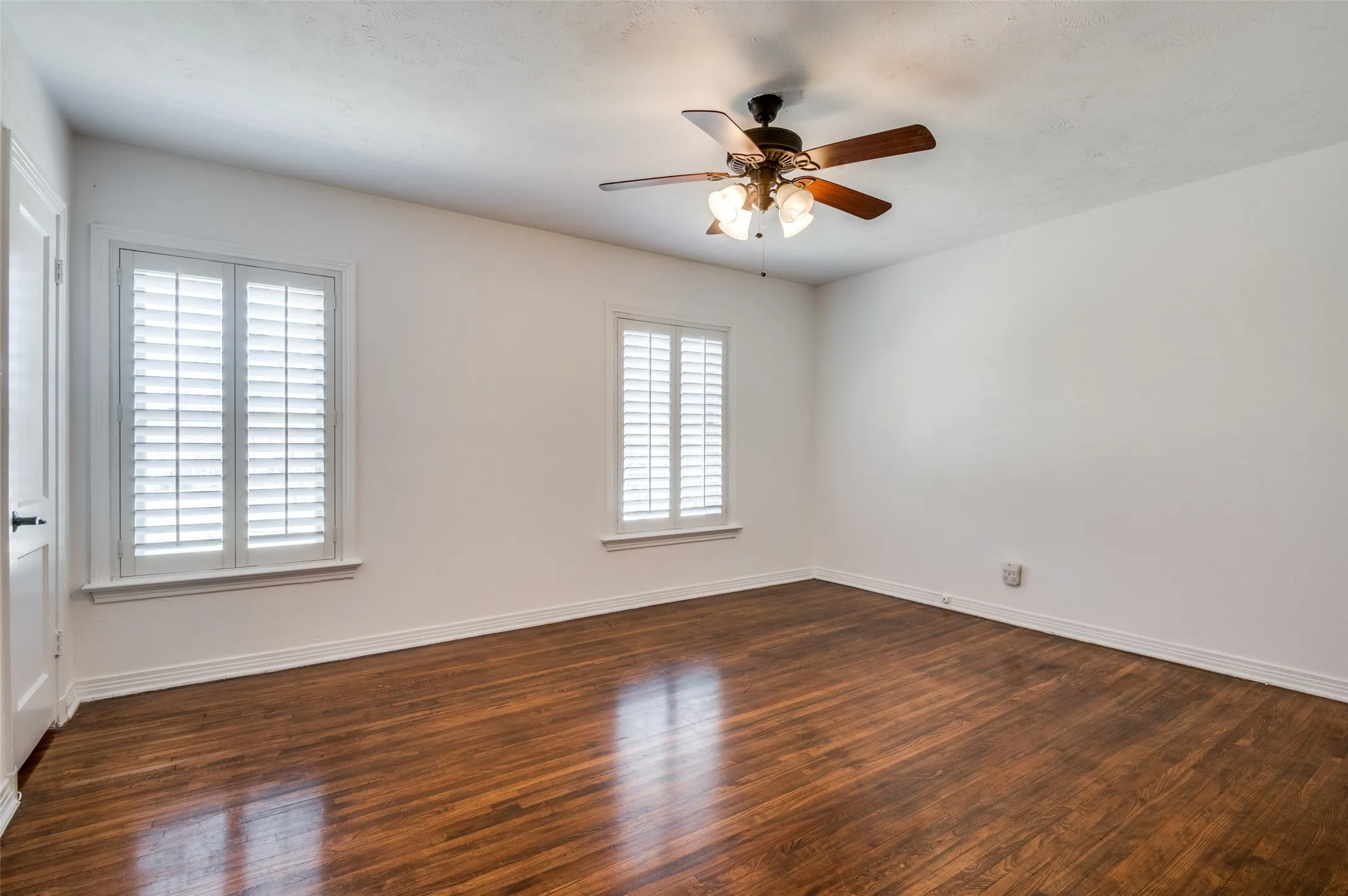 Condominium For Rent in Dallas County , 6465 Bordeaux Avenue, Dallas, Texas 75209, 2 Bedroom, 1 Bathroom, Garage spaces, 1,027 Sqft, built in 1951, mls#21350295, Real Estate Agent in Dallas, Homes For Rent in Dallas county, Homes For Rent in Dallas, Realtor in Dallas Texas, Real Estate Brokerage Independent Realty Texas, Luminita Cordes Realtor