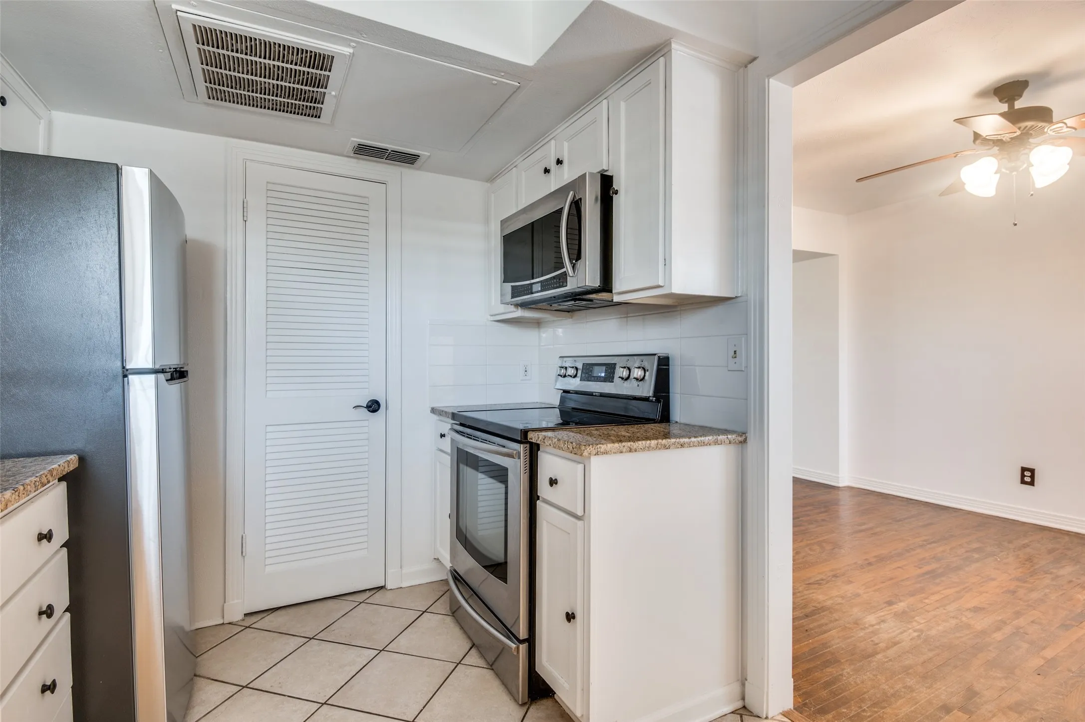 Condominium For Rent in Dallas County , 6465 Bordeaux Avenue, Dallas, Texas 75209, 2 Bedroom, 1 Bathroom, Garage spaces, 1,027 Sqft, built in 1951, mls#21350295, Real Estate Agent in Dallas, Homes For Rent in Dallas county, Homes For Rent in Dallas, Realtor in Dallas Texas, Real Estate Brokerage Independent Realty Texas, Luminita Cordes Realtor