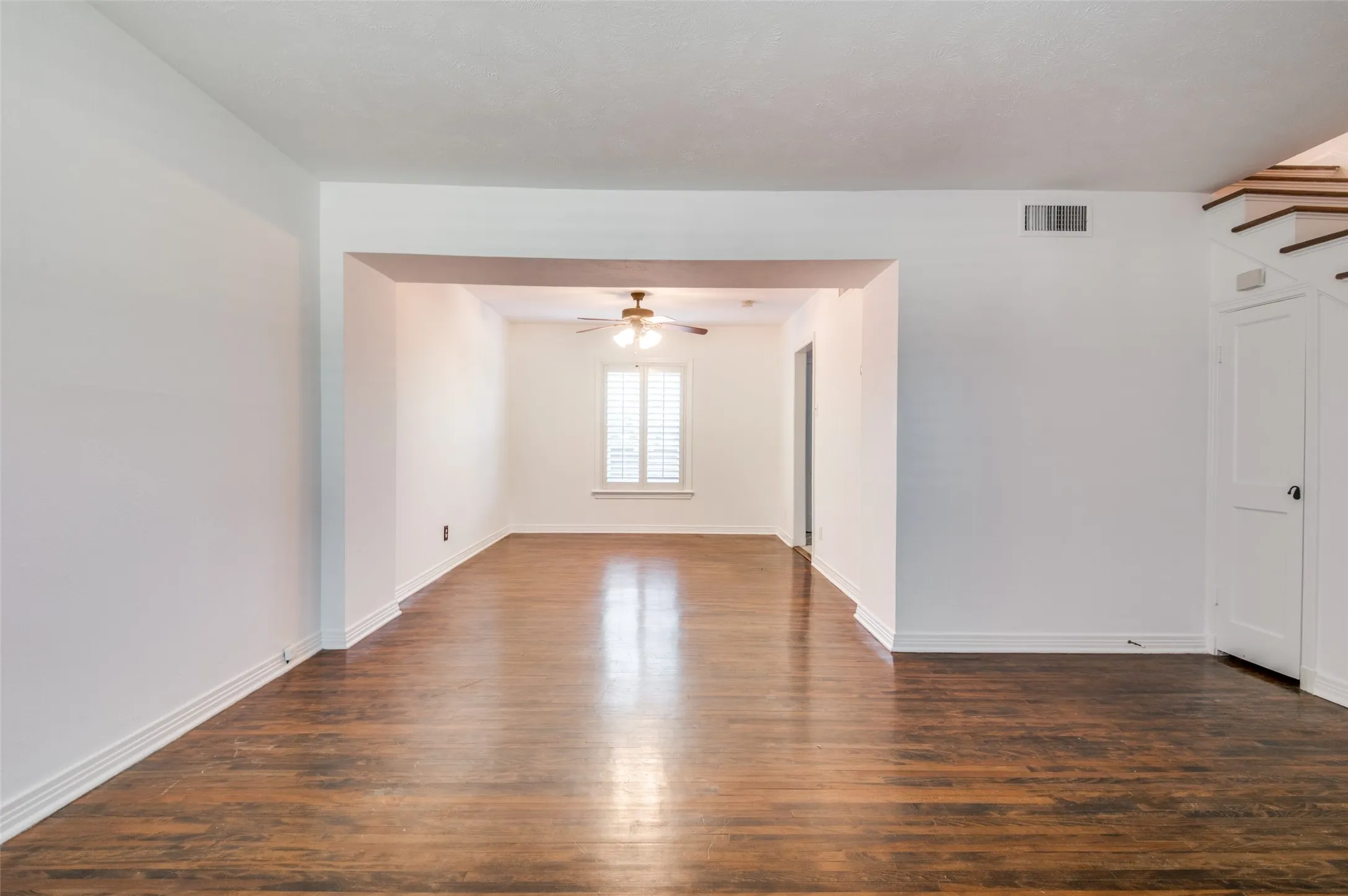 Condominium For Rent in Dallas County , 6465 Bordeaux Avenue, Dallas, Texas 75209, 2 Bedroom, 1 Bathroom, Garage spaces, 1,027 Sqft, built in 1951, mls#21350295, Real Estate Agent in Dallas, Homes For Rent in Dallas county, Homes For Rent in Dallas, Realtor in Dallas Texas, Real Estate Brokerage Independent Realty Texas, Luminita Cordes Realtor