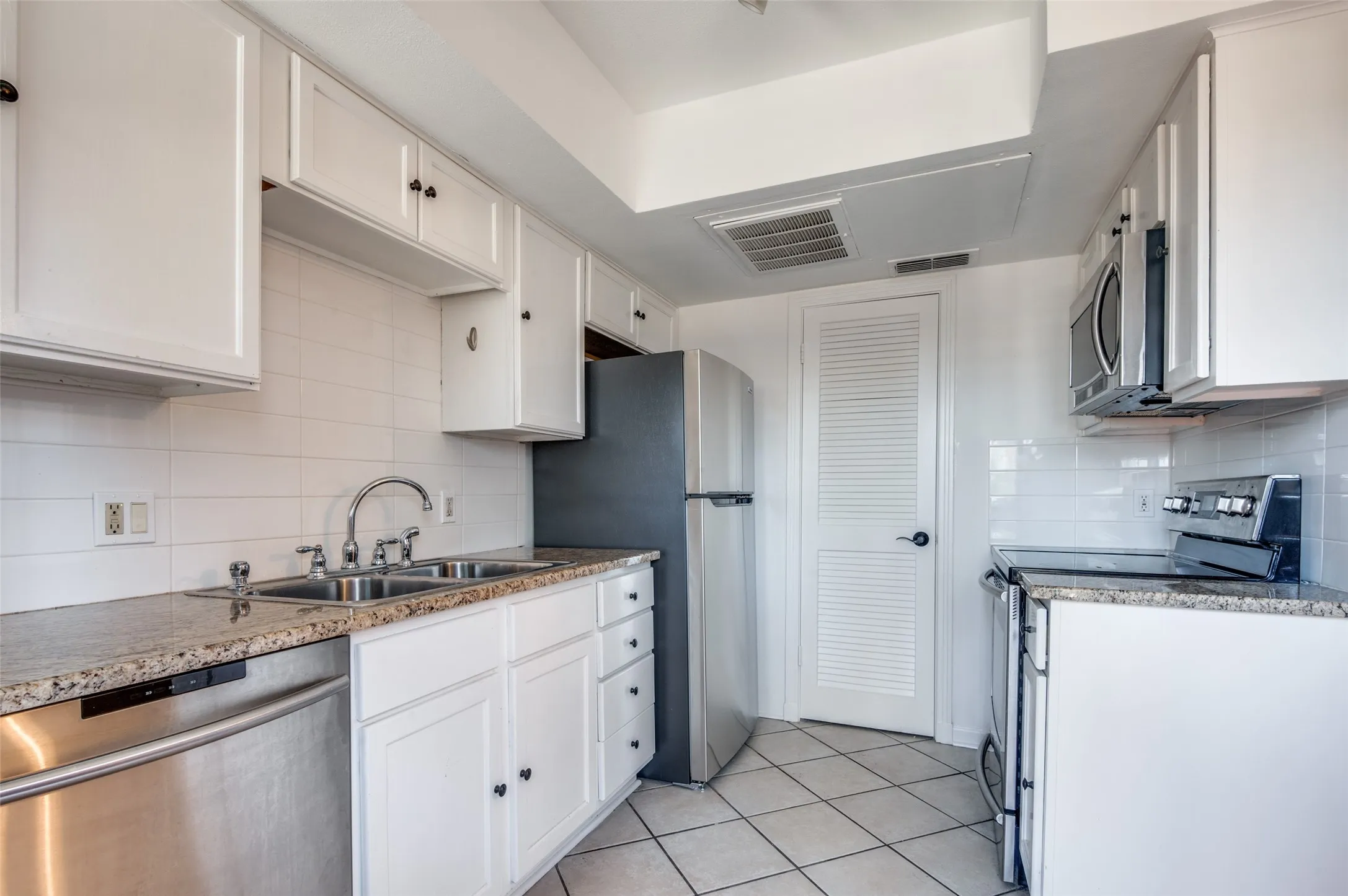 Condominium For Rent in Dallas County , 6465 Bordeaux Avenue, Dallas, Texas 75209, 2 Bedroom, 1 Bathroom, Garage spaces, 1,027 Sqft, built in 1951, mls#21350295, Real Estate Agent in Dallas, Homes For Rent in Dallas county, Homes For Rent in Dallas, Realtor in Dallas Texas, Real Estate Brokerage Independent Realty Texas, Luminita Cordes Realtor