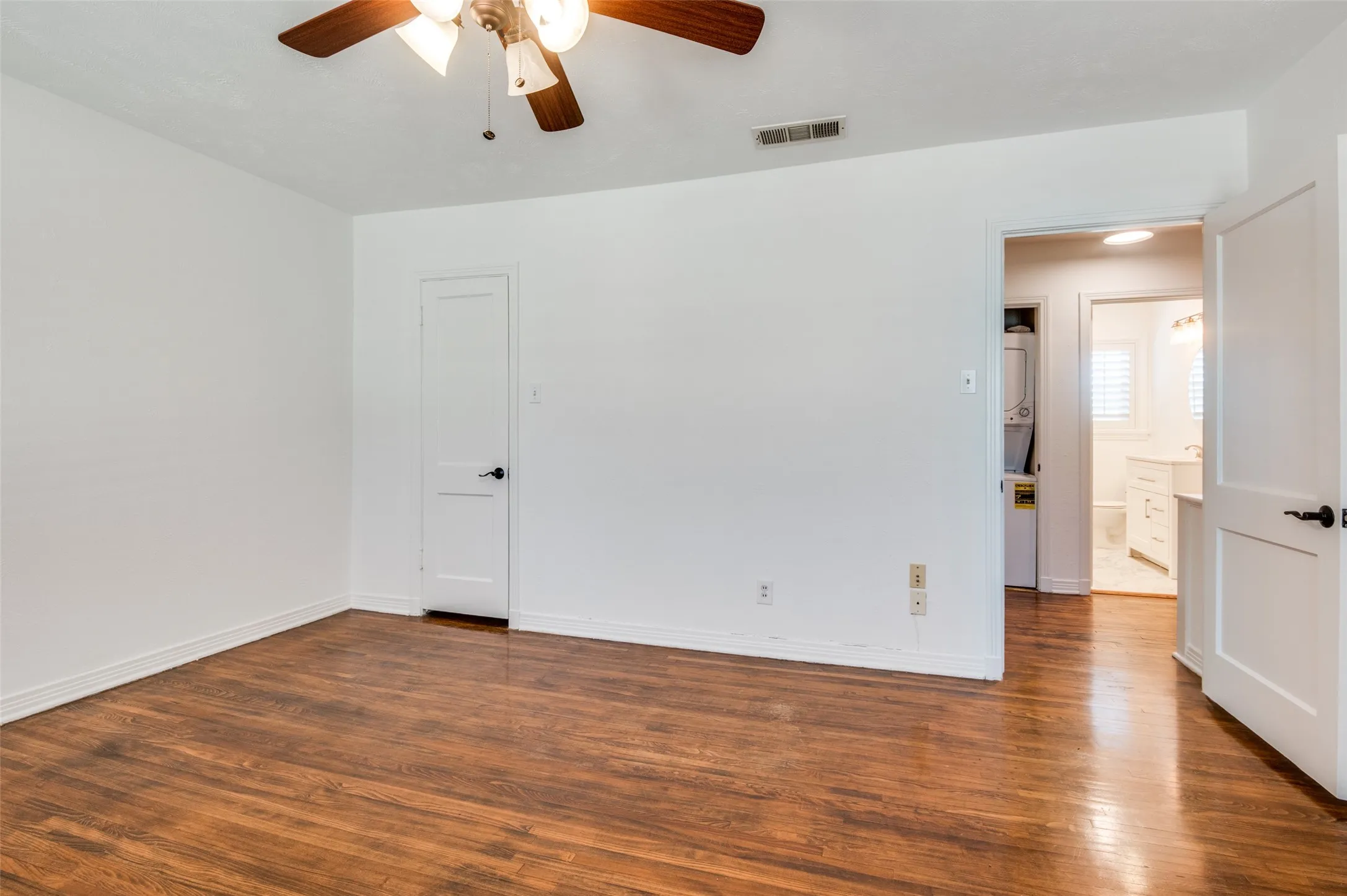 Condominium For Rent in Dallas County , 6465 Bordeaux Avenue, Dallas, Texas 75209, 2 Bedroom, 1 Bathroom, Garage spaces, 1,027 Sqft, built in 1951, mls#21350295, Real Estate Agent in Dallas, Homes For Rent in Dallas county, Homes For Rent in Dallas, Realtor in Dallas Texas, Real Estate Brokerage Independent Realty Texas, Luminita Cordes Realtor
