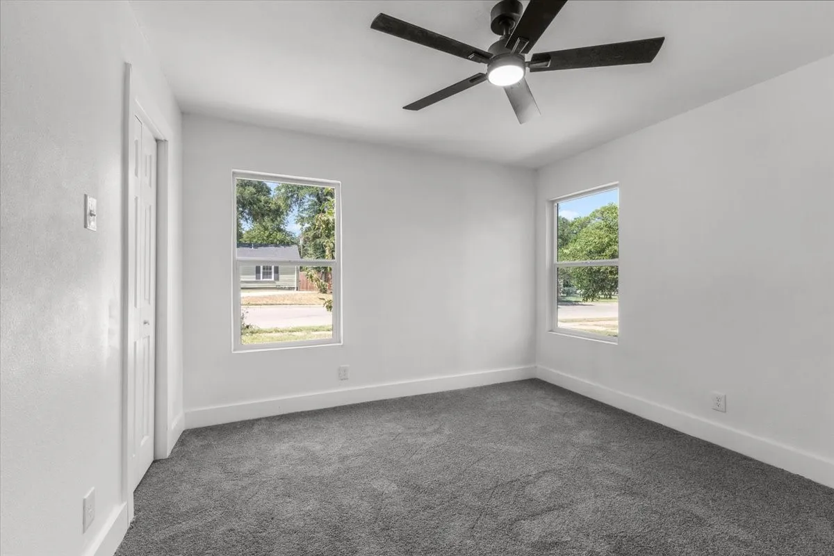 Single Family Residence For Sale in Tarrant County , 3454 Moberly Street, Fort Worth, Texas 76119, 3 Bedroom, 2 Bathroom, Garage spaces, 1,020 Sqft, built in 1951, mls#21349095, Real Estate Agent in Fort Worth, Homes For Sale in Tarrant county, Homes For Sale in Fort Worth, Realtor in Fort Worth Texas, Real Estate Brokerage Independent Realty Texas, Luminita Cordes Realtor