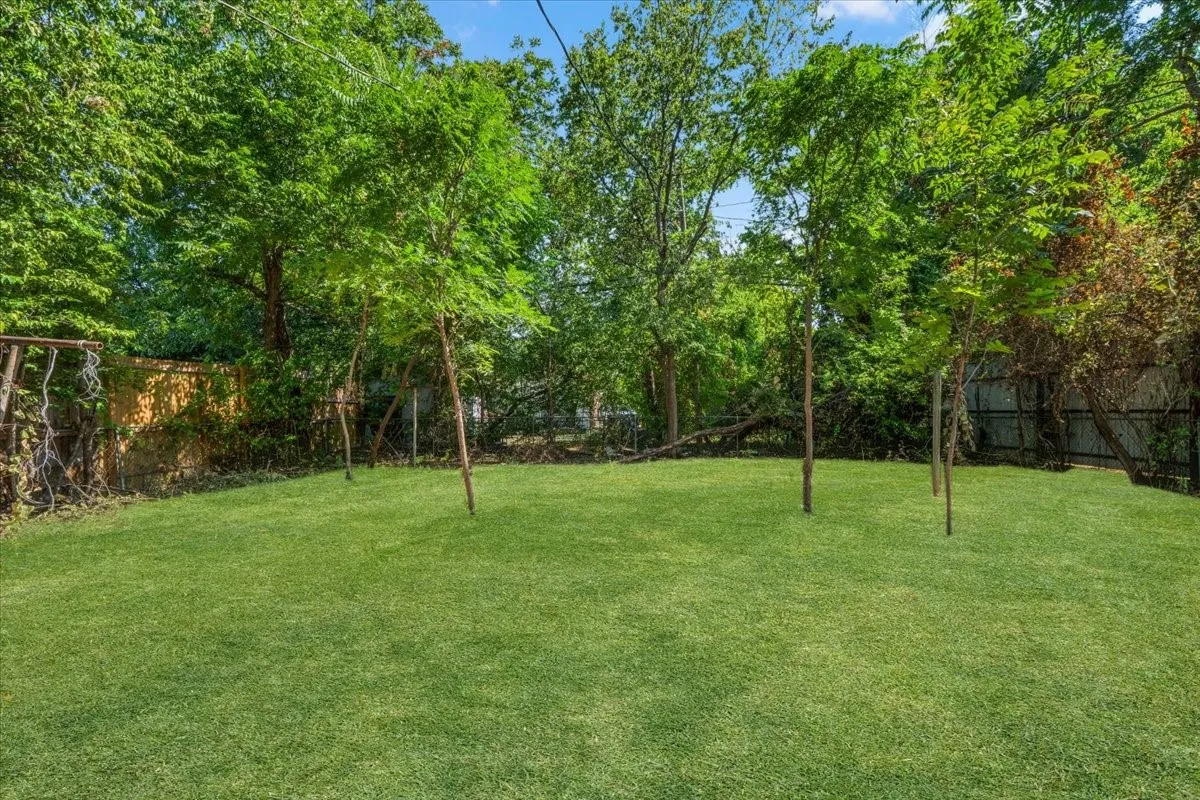 Single Family Residence For Sale in Tarrant County , 3454 Moberly Street, Fort Worth, Texas 76119, 3 Bedroom, 2 Bathroom, Garage spaces, 1,020 Sqft, built in 1951, mls#21349095, Real Estate Agent in Fort Worth, Homes For Sale in Tarrant county, Homes For Sale in Fort Worth, Realtor in Fort Worth Texas, Real Estate Brokerage Independent Realty Texas, Luminita Cordes Realtor