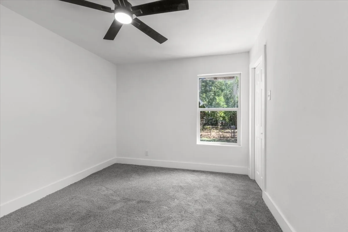 Single Family Residence For Sale in Tarrant County , 3454 Moberly Street, Fort Worth, Texas 76119, 3 Bedroom, 2 Bathroom, Garage spaces, 1,020 Sqft, built in 1951, mls#21349095, Real Estate Agent in Fort Worth, Homes For Sale in Tarrant county, Homes For Sale in Fort Worth, Realtor in Fort Worth Texas, Real Estate Brokerage Independent Realty Texas, Luminita Cordes Realtor