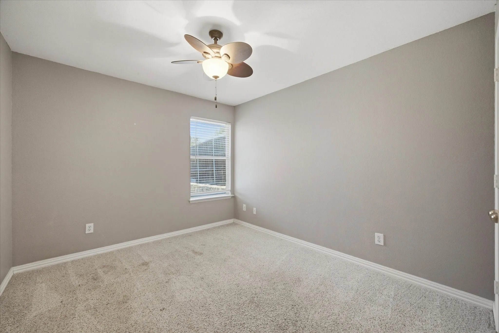Single Family Residence For Sale in Dallas County , 3512 Valley Forge, Sachse, Texas 75048, 3 Bedroom, 2 Bathroom, 2 Garage spaces, 1,586 Sqft, built in 2001, mls#21350321, Real Estate Agent in Sachse, Homes For Sale in Dallas county, Homes For Sale in Sachse, Realtor in Sachse Texas, Real Estate Brokerage Independent Realty Texas, Luminita Cordes Realtor
