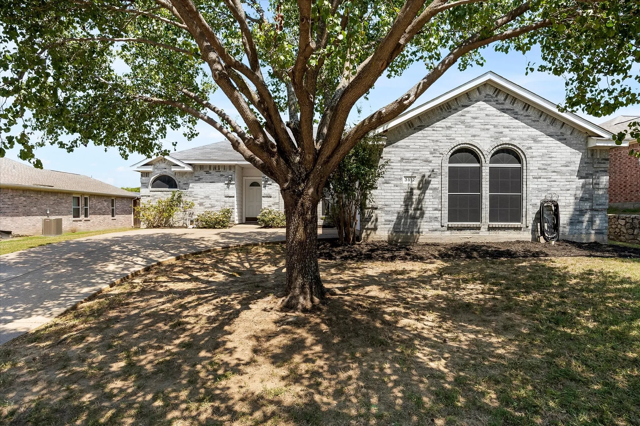 Single Family Residence For Sale in Dallas County , 3512 Valley Forge, Sachse, Texas 75048, 3 Bedroom, 2 Bathroom, 2 Garage spaces, 1,586 Sqft, built in 2001, mls#21350321, Real Estate Agent in Sachse, Homes For Sale in Dallas county, Homes For Sale in Sachse, Realtor in Sachse Texas, Real Estate Brokerage Independent Realty Texas, Luminita Cordes Realtor