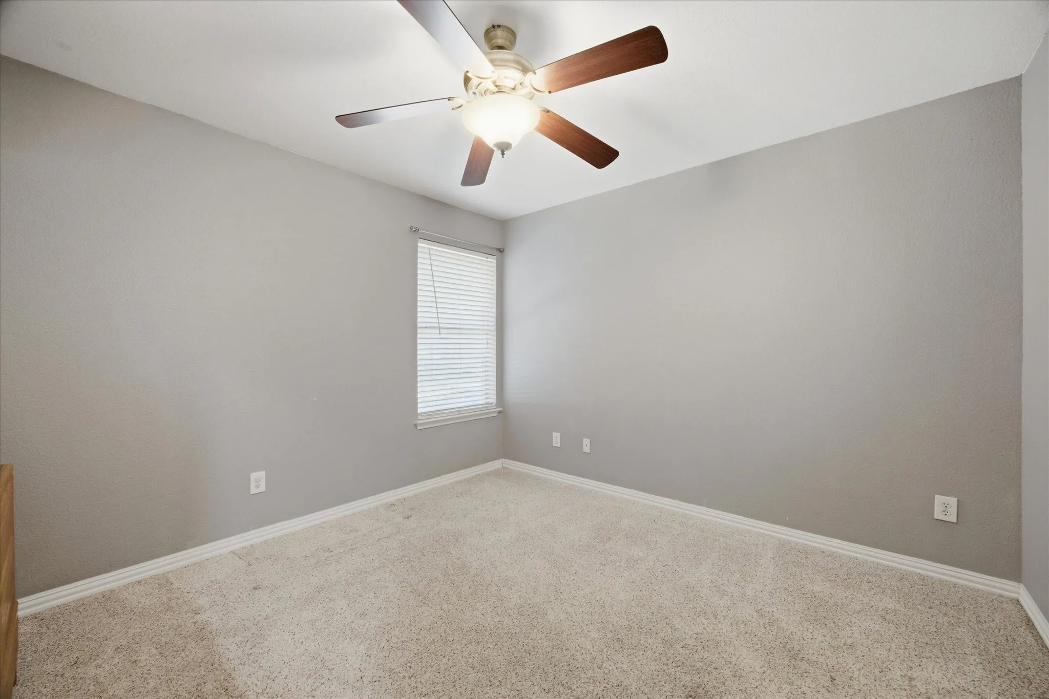 Single Family Residence For Sale in Dallas County , 3512 Valley Forge, Sachse, Texas 75048, 3 Bedroom, 2 Bathroom, 2 Garage spaces, 1,586 Sqft, built in 2001, mls#21350321, Real Estate Agent in Sachse, Homes For Sale in Dallas county, Homes For Sale in Sachse, Realtor in Sachse Texas, Real Estate Brokerage Independent Realty Texas, Luminita Cordes Realtor
