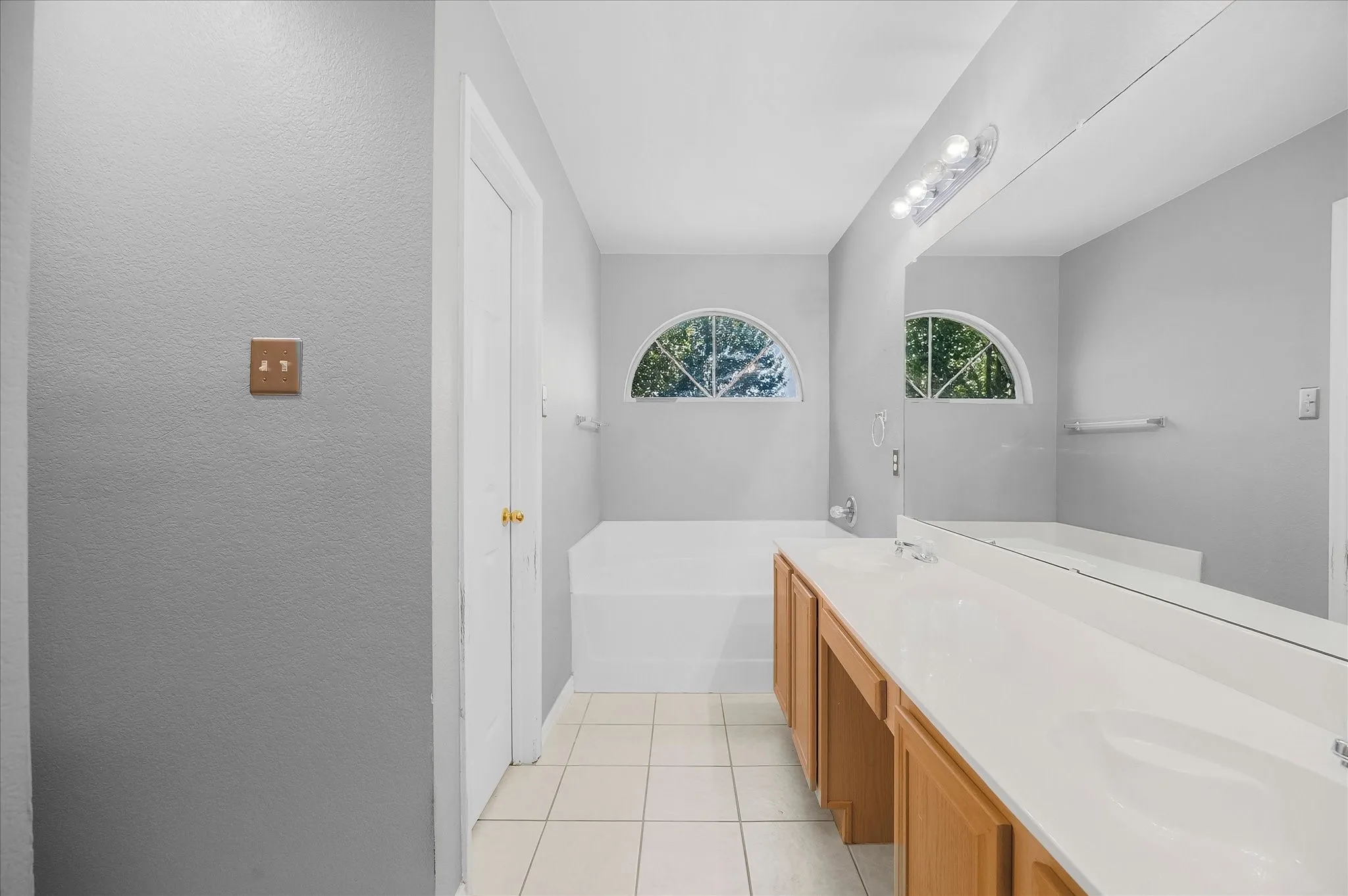 Single Family Residence For Sale in Dallas County , 3512 Valley Forge, Sachse, Texas 75048, 3 Bedroom, 2 Bathroom, 2 Garage spaces, 1,586 Sqft, built in 2001, mls#21350321, Real Estate Agent in Sachse, Homes For Sale in Dallas county, Homes For Sale in Sachse, Realtor in Sachse Texas, Real Estate Brokerage Independent Realty Texas, Luminita Cordes Realtor