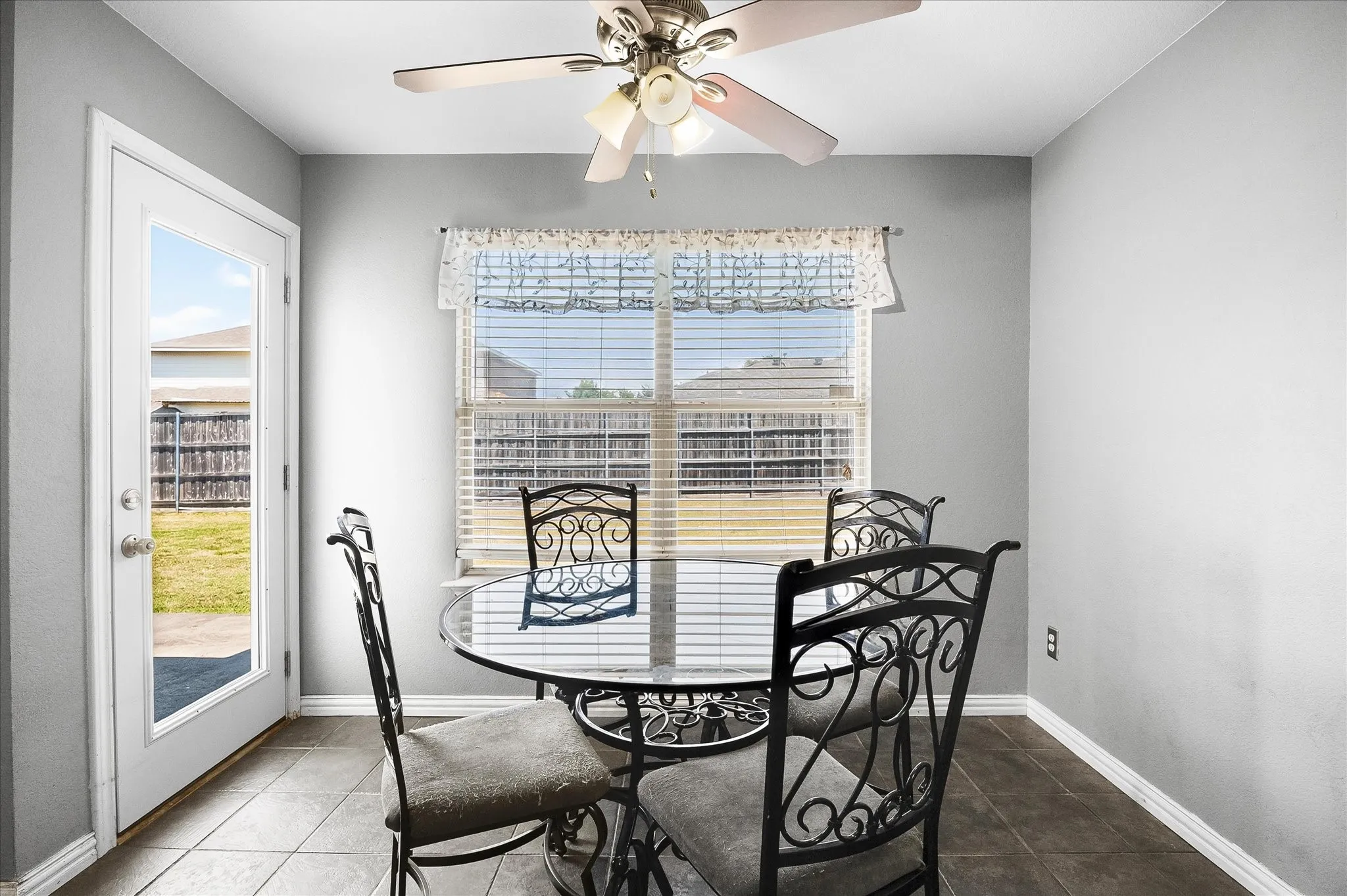 Single Family Residence For Sale in Dallas County , 3512 Valley Forge, Sachse, Texas 75048, 3 Bedroom, 2 Bathroom, 2 Garage spaces, 1,586 Sqft, built in 2001, mls#21350321, Real Estate Agent in Sachse, Homes For Sale in Dallas county, Homes For Sale in Sachse, Realtor in Sachse Texas, Real Estate Brokerage Independent Realty Texas, Luminita Cordes Realtor