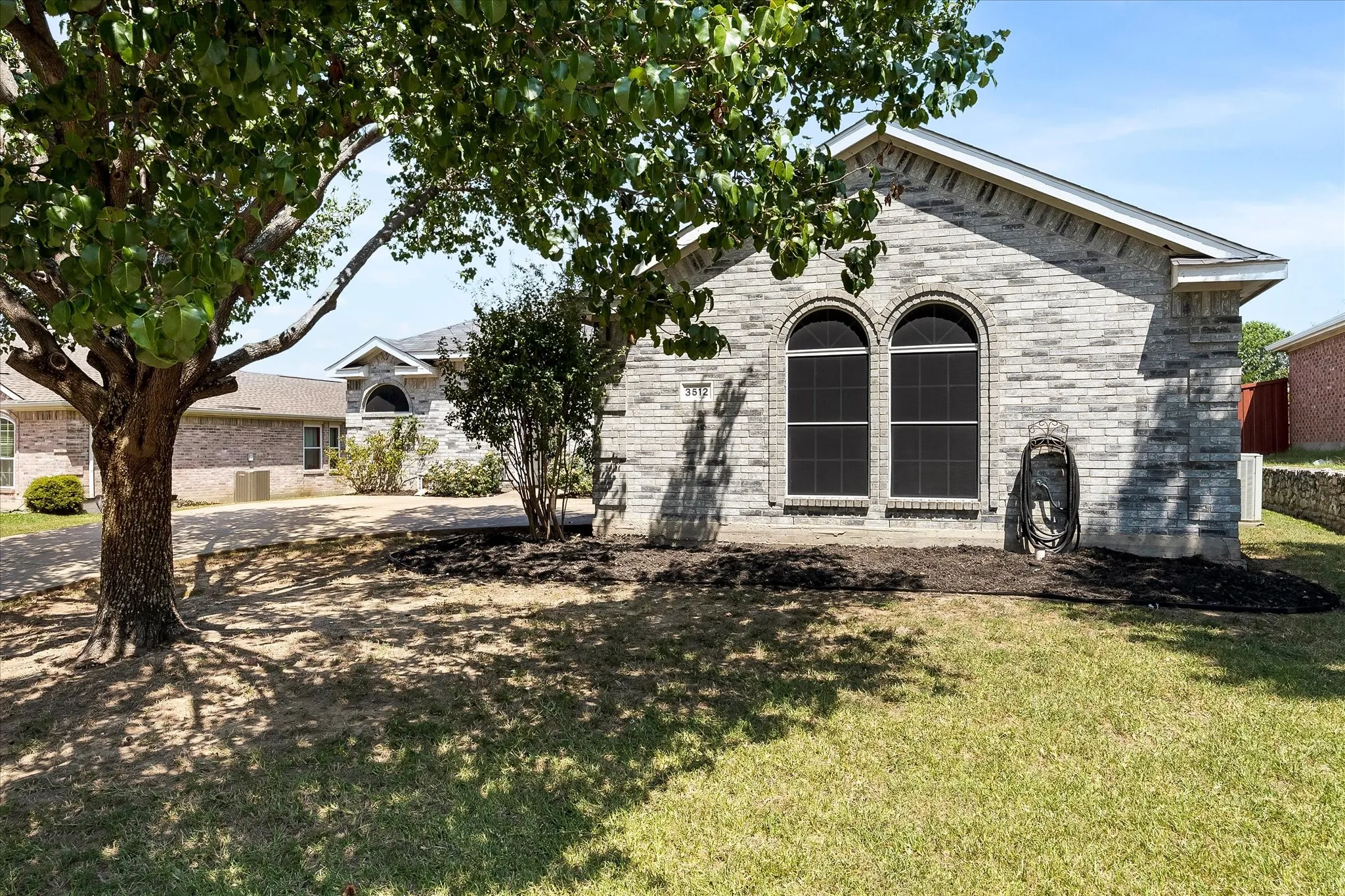 Single Family Residence For Sale in Dallas County , 3512 Valley Forge, Sachse, Texas 75048, 3 Bedroom, 2 Bathroom, 2 Garage spaces, 1,586 Sqft, built in 2001, mls#21350321, Real Estate Agent in Sachse, Homes For Sale in Dallas county, Homes For Sale in Sachse, Realtor in Sachse Texas, Real Estate Brokerage Independent Realty Texas, Luminita Cordes Realtor