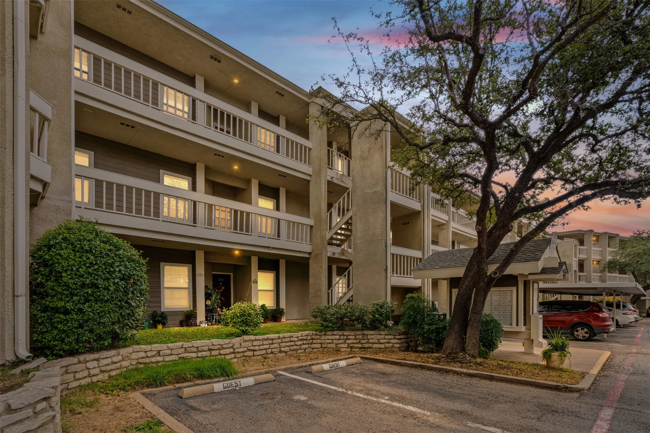Condominium For Rent in Dallas County , 5310 Keller Springs Road 322, Dallas, Texas 75248, 2 Bedroom, 2 Bathroom, Garage spaces, 953 Sqft, built in 1981, mls#21350328, Real Estate Agent in Dallas, Homes For Rent in Dallas county, Homes For Rent in Dallas, Realtor in Dallas Texas, Real Estate Brokerage Independent Realty Texas, Luminita Cordes Realtor