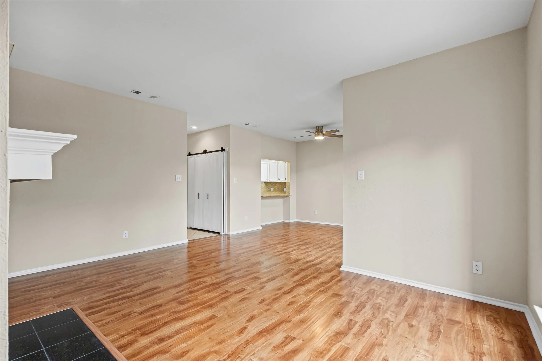 Condominium For Rent in Dallas County , 5310 Keller Springs Road 322, Dallas, Texas 75248, 2 Bedroom, 2 Bathroom, Garage spaces, 953 Sqft, built in 1981, mls#21350328, Real Estate Agent in Dallas, Homes For Rent in Dallas county, Homes For Rent in Dallas, Realtor in Dallas Texas, Real Estate Brokerage Independent Realty Texas, Luminita Cordes Realtor