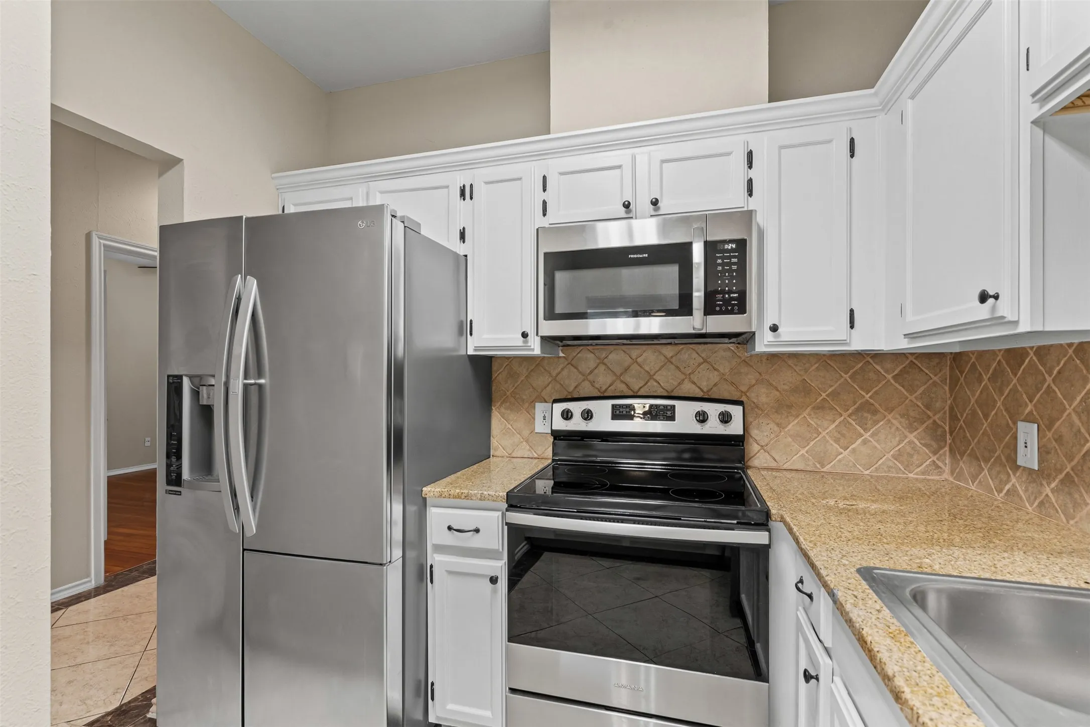 Condominium For Rent in Dallas County , 5310 Keller Springs Road 322, Dallas, Texas 75248, 2 Bedroom, 2 Bathroom, Garage spaces, 953 Sqft, built in 1981, mls#21350328, Real Estate Agent in Dallas, Homes For Rent in Dallas county, Homes For Rent in Dallas, Realtor in Dallas Texas, Real Estate Brokerage Independent Realty Texas, Luminita Cordes Realtor
