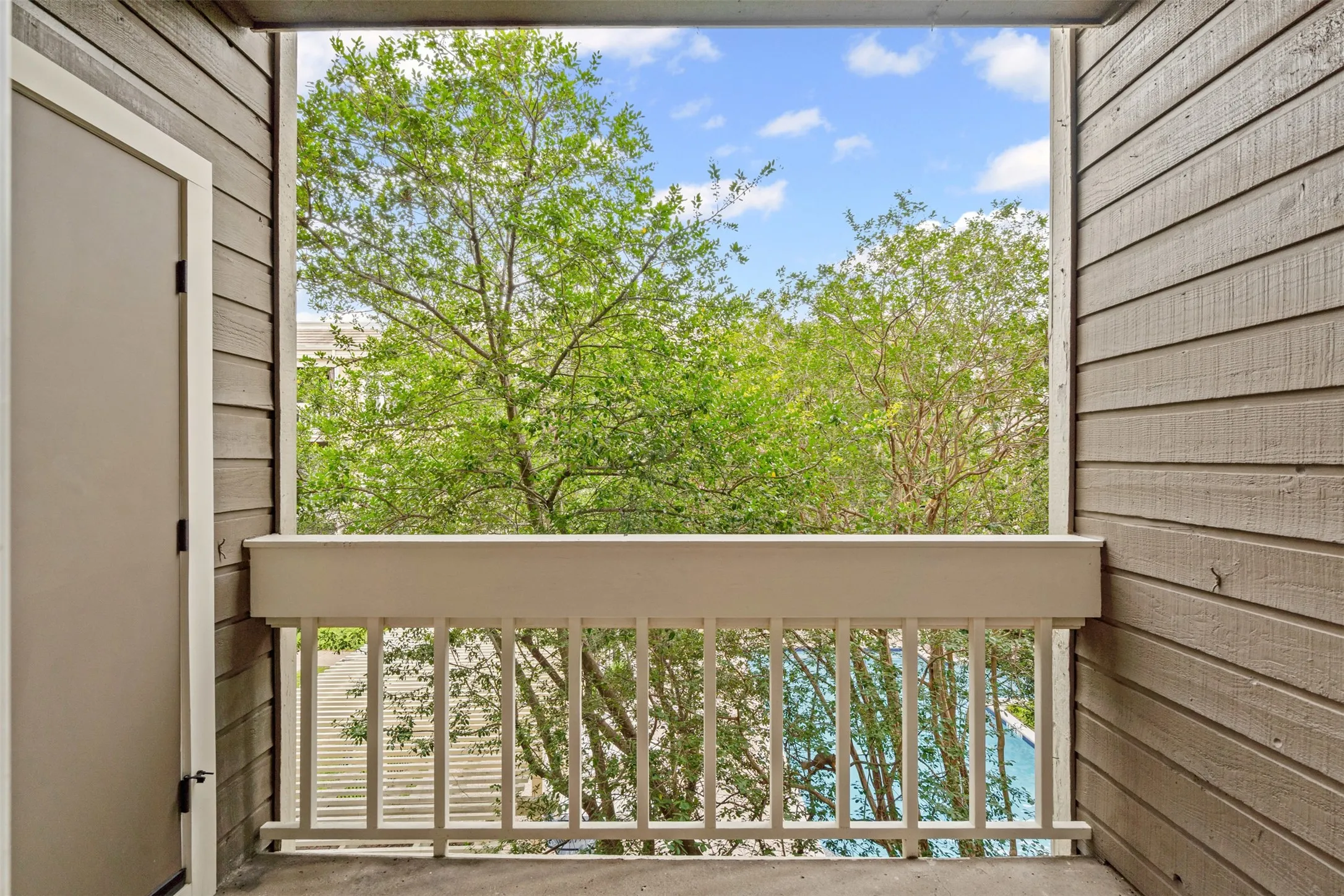 Condominium For Rent in Dallas County , 5310 Keller Springs Road 322, Dallas, Texas 75248, 2 Bedroom, 2 Bathroom, Garage spaces, 953 Sqft, built in 1981, mls#21350328, Real Estate Agent in Dallas, Homes For Rent in Dallas county, Homes For Rent in Dallas, Realtor in Dallas Texas, Real Estate Brokerage Independent Realty Texas, Luminita Cordes Realtor