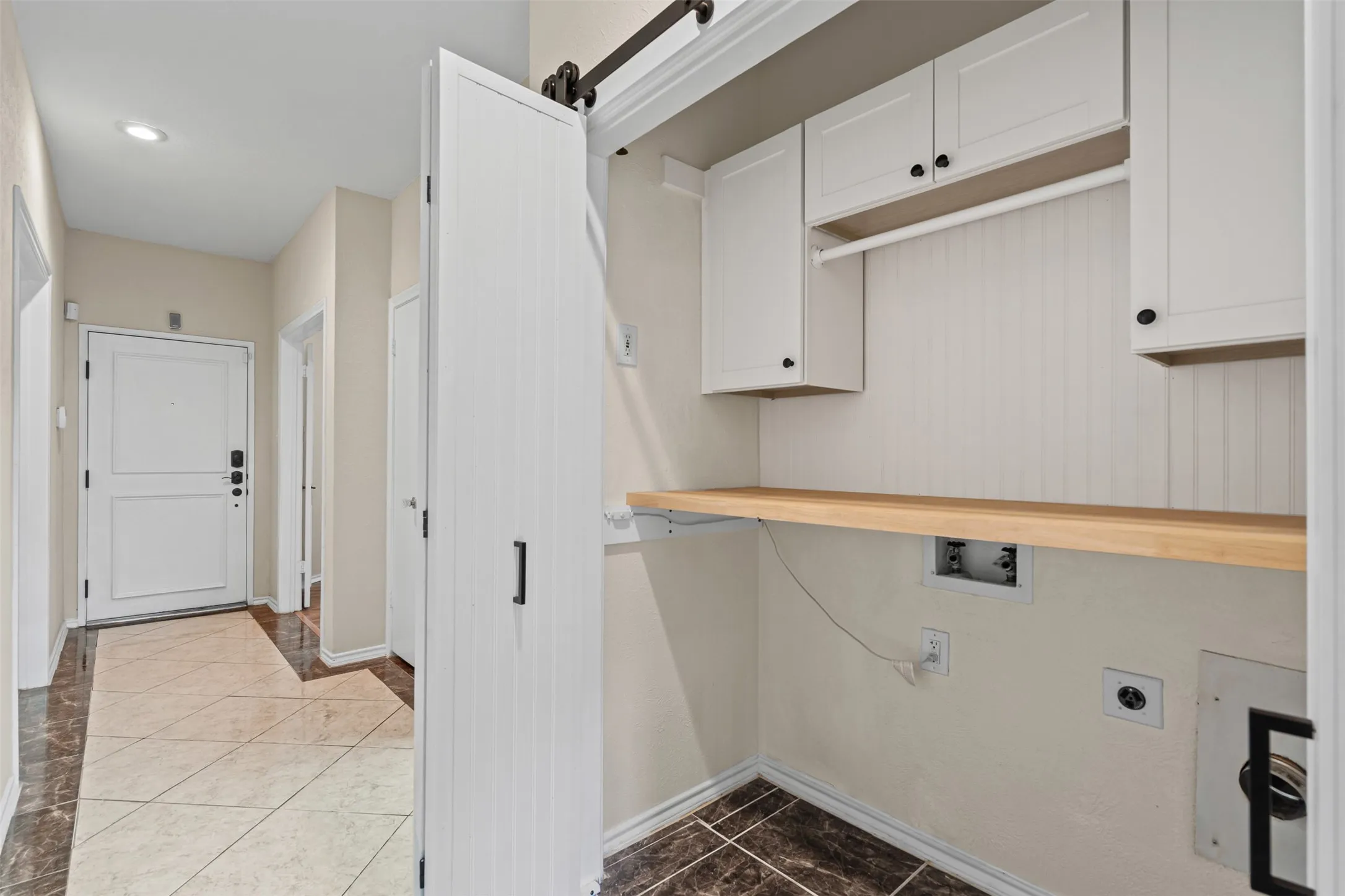Condominium For Rent in Dallas County , 5310 Keller Springs Road 322, Dallas, Texas 75248, 2 Bedroom, 2 Bathroom, Garage spaces, 953 Sqft, built in 1981, mls#21350328, Real Estate Agent in Dallas, Homes For Rent in Dallas county, Homes For Rent in Dallas, Realtor in Dallas Texas, Real Estate Brokerage Independent Realty Texas, Luminita Cordes Realtor