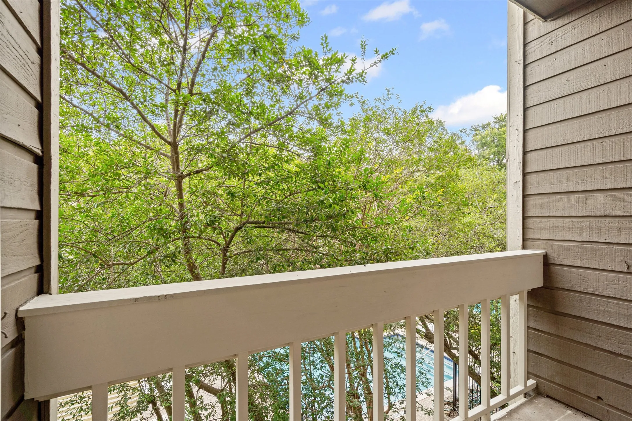 Condominium For Rent in Dallas County , 5310 Keller Springs Road 322, Dallas, Texas 75248, 2 Bedroom, 2 Bathroom, Garage spaces, 953 Sqft, built in 1981, mls#21350328, Real Estate Agent in Dallas, Homes For Rent in Dallas county, Homes For Rent in Dallas, Realtor in Dallas Texas, Real Estate Brokerage Independent Realty Texas, Luminita Cordes Realtor