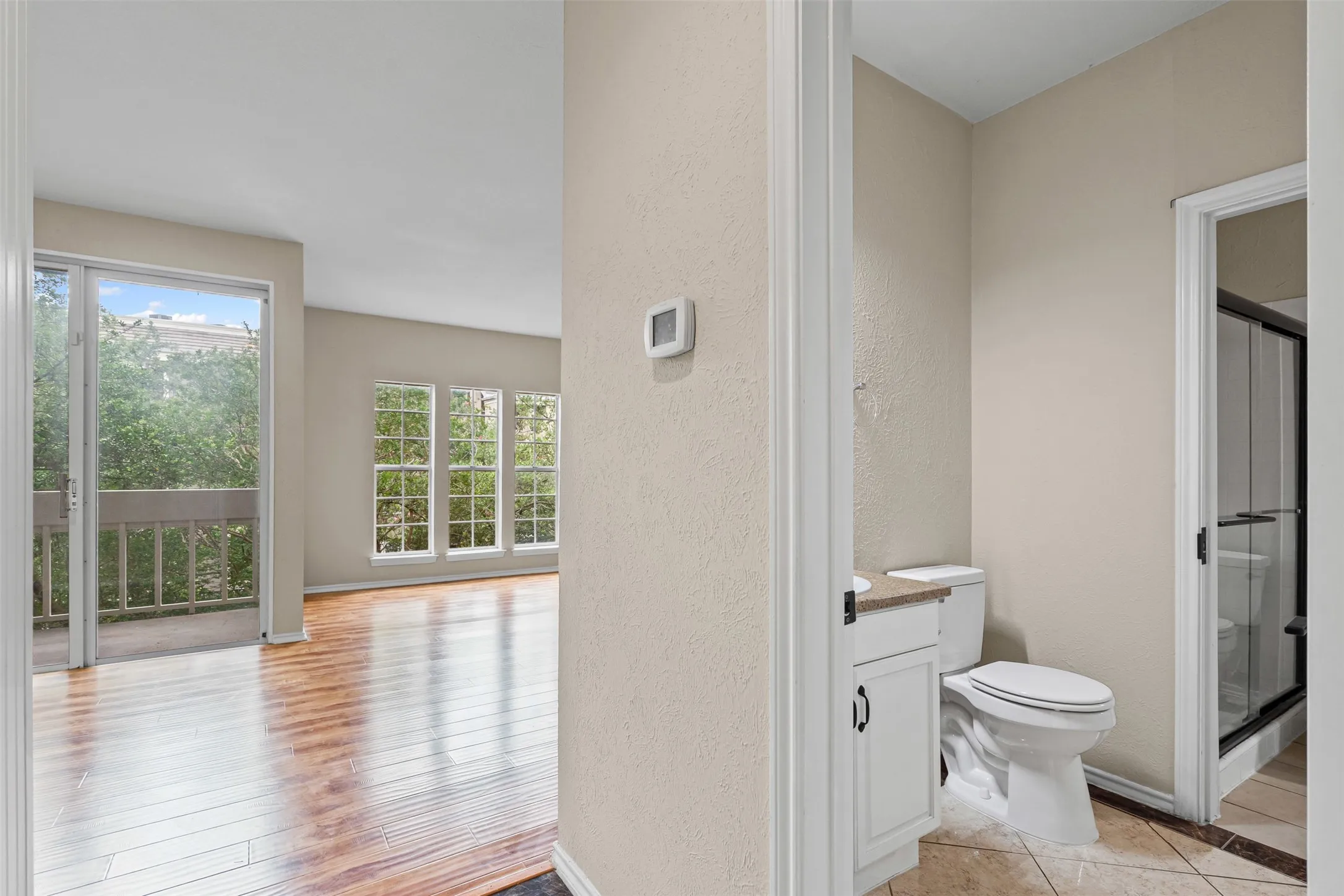 Condominium For Rent in Dallas County , 5310 Keller Springs Road 322, Dallas, Texas 75248, 2 Bedroom, 2 Bathroom, Garage spaces, 953 Sqft, built in 1981, mls#21350328, Real Estate Agent in Dallas, Homes For Rent in Dallas county, Homes For Rent in Dallas, Realtor in Dallas Texas, Real Estate Brokerage Independent Realty Texas, Luminita Cordes Realtor
