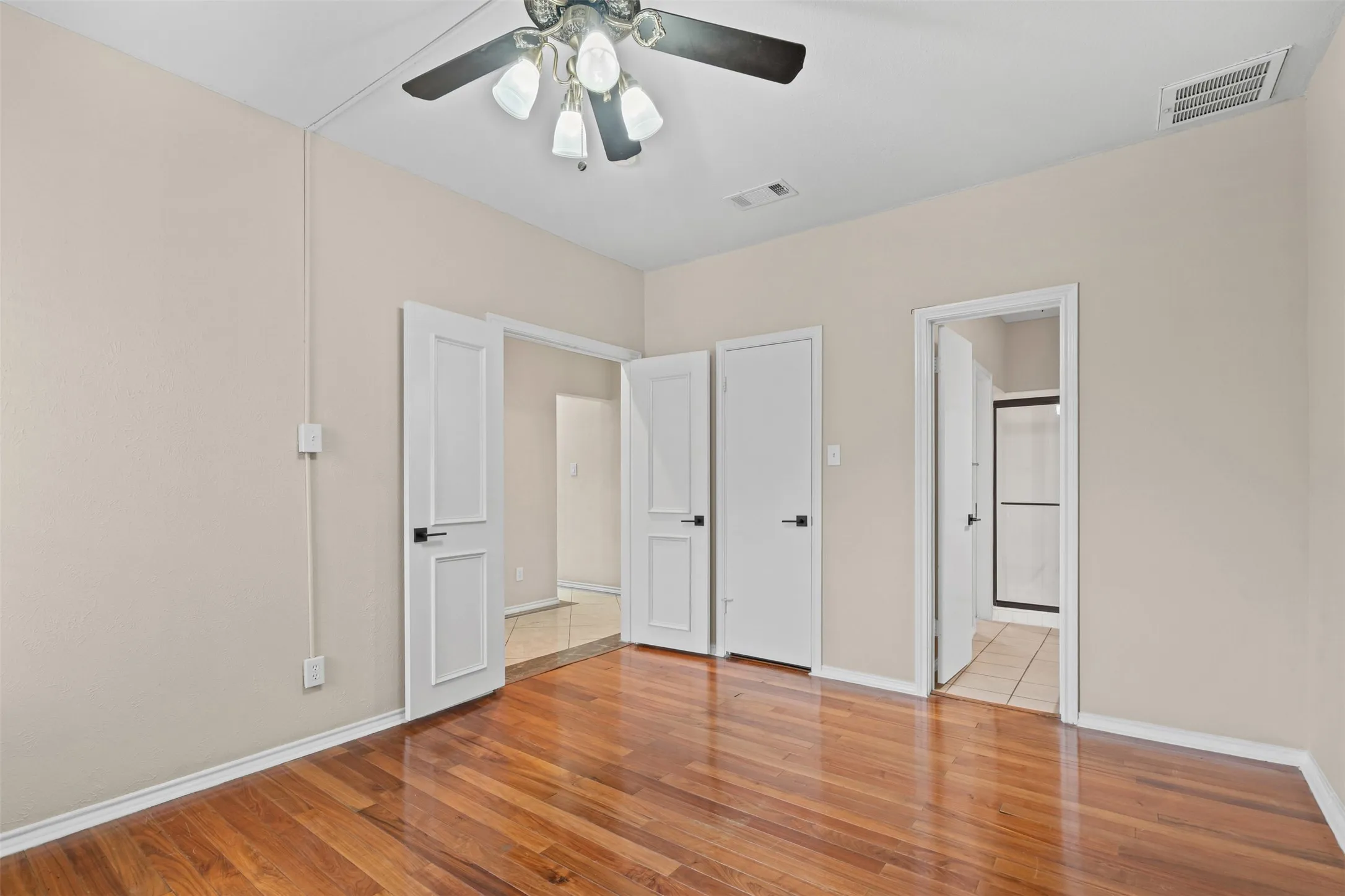 Condominium For Rent in Dallas County , 5310 Keller Springs Road 322, Dallas, Texas 75248, 2 Bedroom, 2 Bathroom, Garage spaces, 953 Sqft, built in 1981, mls#21350328, Real Estate Agent in Dallas, Homes For Rent in Dallas county, Homes For Rent in Dallas, Realtor in Dallas Texas, Real Estate Brokerage Independent Realty Texas, Luminita Cordes Realtor