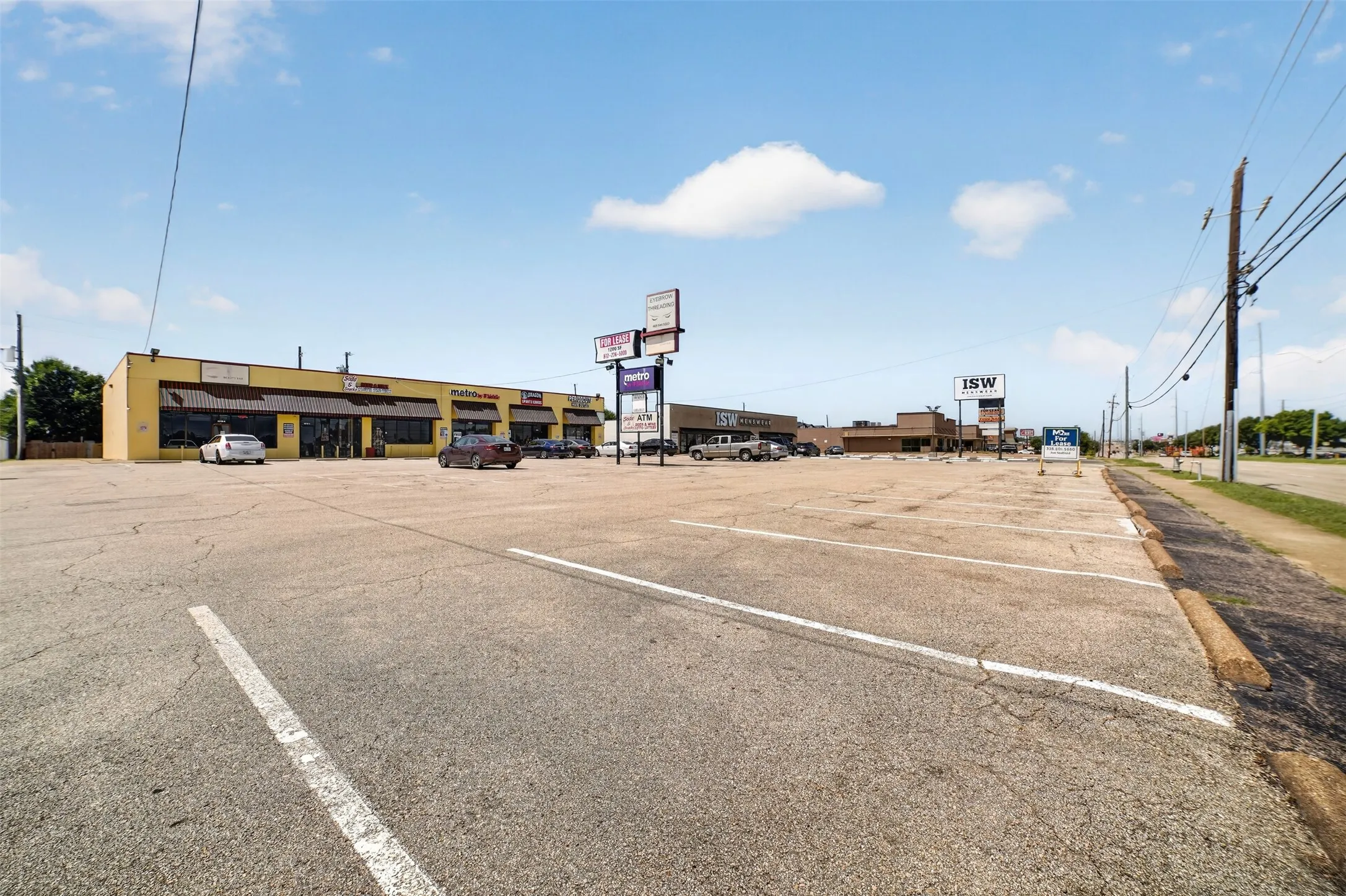 Retail For Rent in Dallas County , 4018 W Camp Wisdom Road, Dallas, Texas 75237, 0, 0, Garage spaces, 0 Sqft, built in 1977, Price $21, mls#21327980, Real Estate Agent in Dallas, Homes For Rent in Dallas county, Homes For Rent in Dallas, Realtor in Dallas Texas, Real Estate Brokerage Independent Realty Texas, Luminita Cordes Realtor