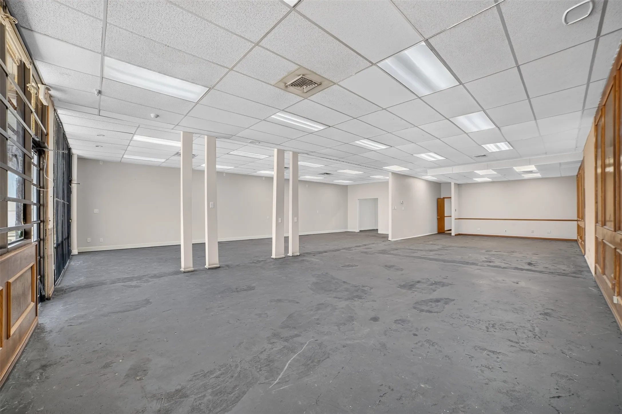 Retail For Rent in Dallas County , 4018 W Camp Wisdom Road, Dallas, Texas 75237, 0, 0, Garage spaces, 0 Sqft, built in 1977, Price $21, mls#21327980, Real Estate Agent in Dallas, Homes For Rent in Dallas county, Homes For Rent in Dallas, Realtor in Dallas Texas, Real Estate Brokerage Independent Realty Texas, Luminita Cordes Realtor