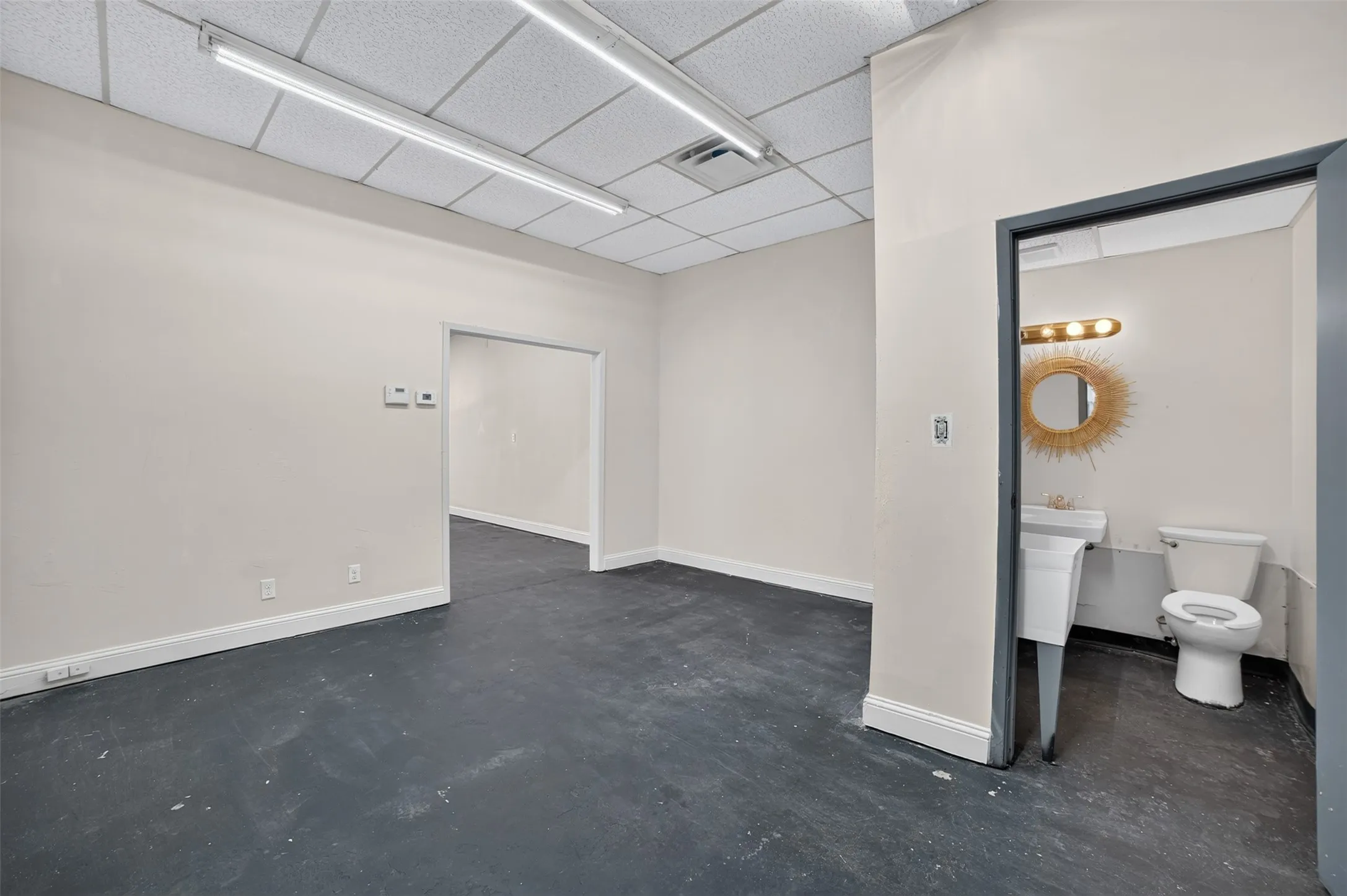 Retail For Rent in Dallas County , 4018 W Camp Wisdom Road, Dallas, Texas 75237, 0, 0, Garage spaces, 0 Sqft, built in 1977, Price $21, mls#21327980, Real Estate Agent in Dallas, Homes For Rent in Dallas county, Homes For Rent in Dallas, Realtor in Dallas Texas, Real Estate Brokerage Independent Realty Texas, Luminita Cordes Realtor