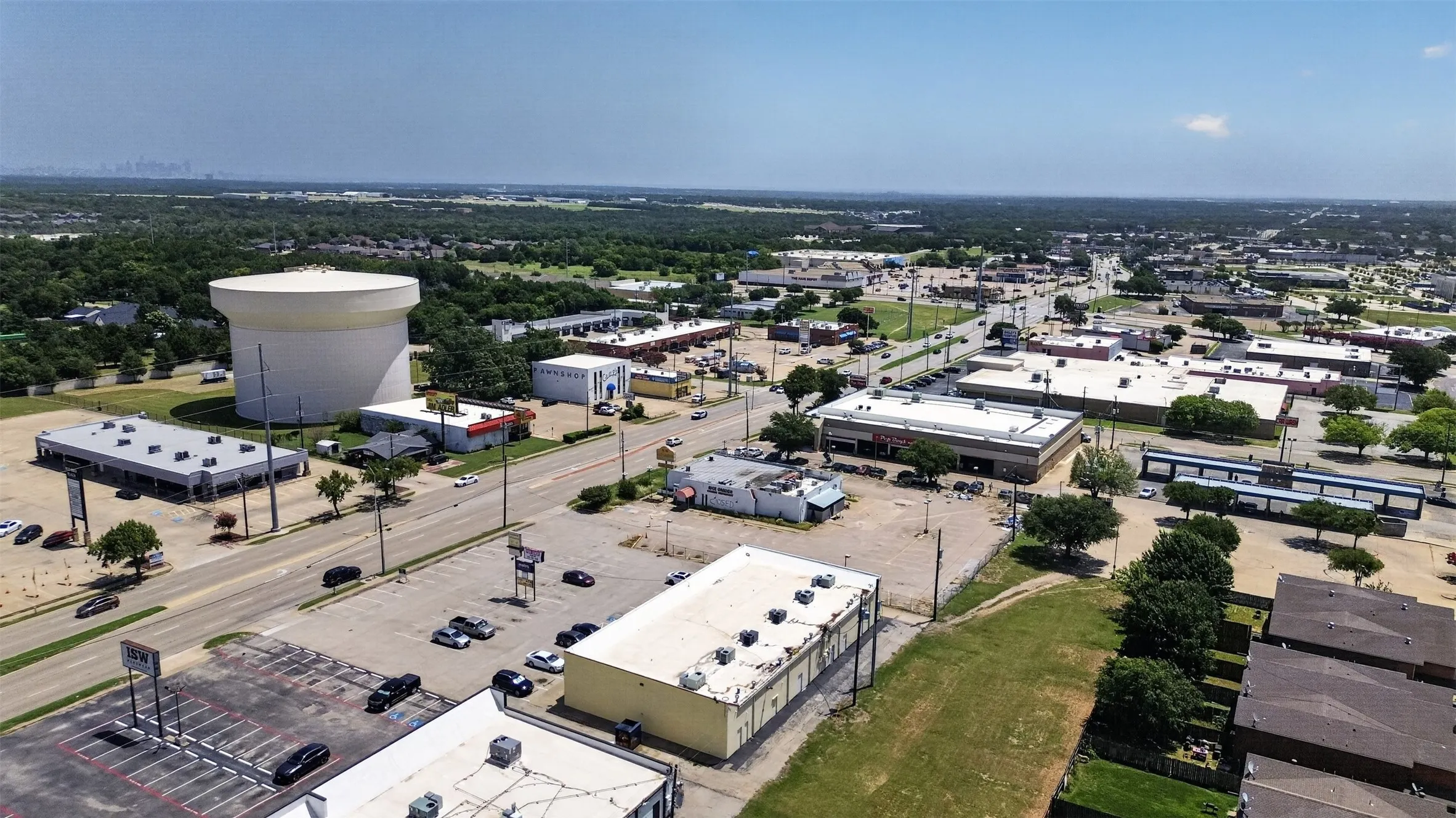Retail For Rent in Dallas County , 4018 W Camp Wisdom Road, Dallas, Texas 75237, 0, 0, Garage spaces, 0 Sqft, built in 1977, Price $21, mls#21327980, Real Estate Agent in Dallas, Homes For Rent in Dallas county, Homes For Rent in Dallas, Realtor in Dallas Texas, Real Estate Brokerage Independent Realty Texas, Luminita Cordes Realtor