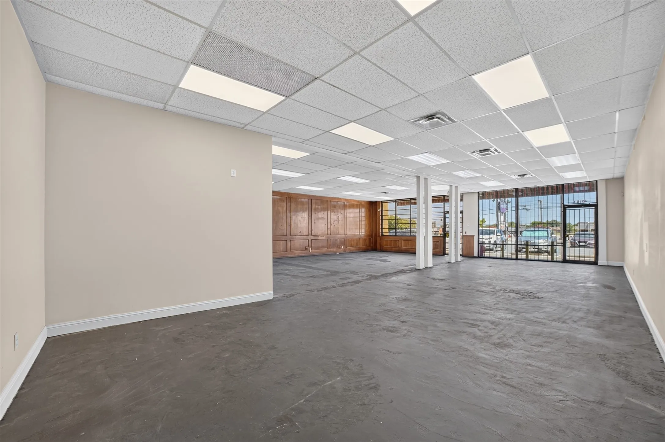 Retail For Rent in Dallas County , 4018 W Camp Wisdom Road, Dallas, Texas 75237, 0, 0, Garage spaces, 0 Sqft, built in 1977, Price $21, mls#21327980, Real Estate Agent in Dallas, Homes For Rent in Dallas county, Homes For Rent in Dallas, Realtor in Dallas Texas, Real Estate Brokerage Independent Realty Texas, Luminita Cordes Realtor