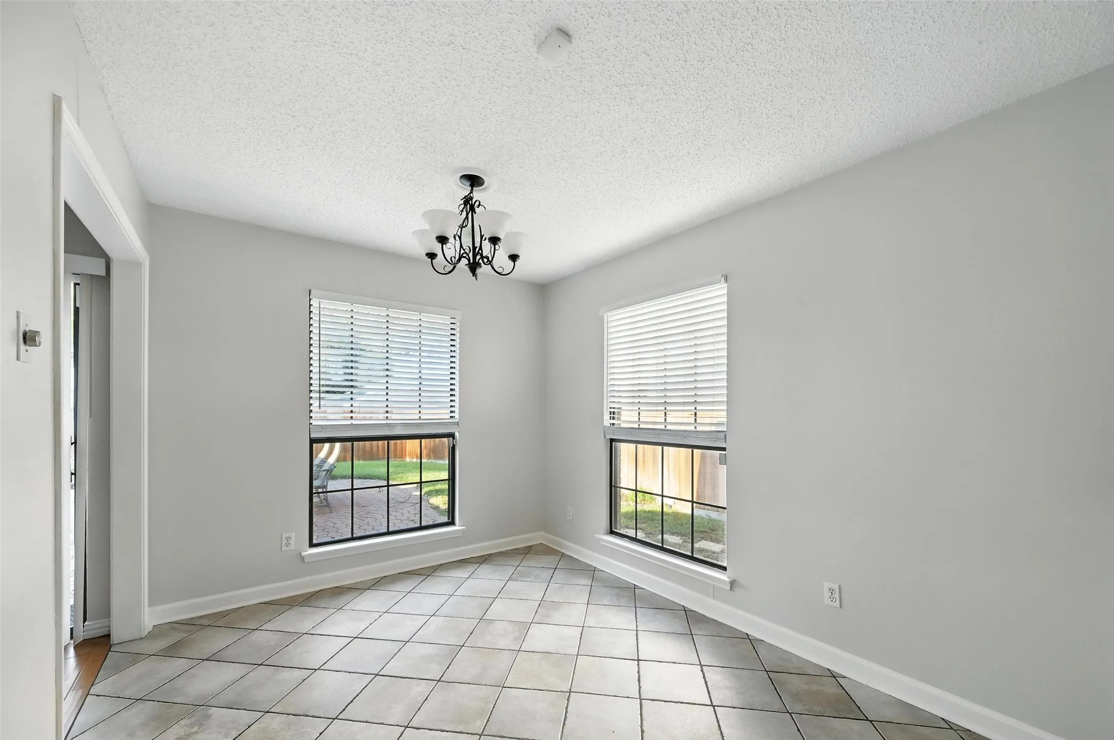 Single Family Residence For Rent in Collin County , 4520 Eldorado Drive, Plano, Texas 75093, 4 Bedroom, 2 Bathroom, 2 Garage spaces, 1,794 Sqft, built in 1981, mls#21345230, Real Estate Agent in Plano, Homes For Rent in Collin county, Homes For Rent in Plano, Realtor in Plano Texas, Real Estate Brokerage Independent Realty Texas, Luminita Cordes Realtor