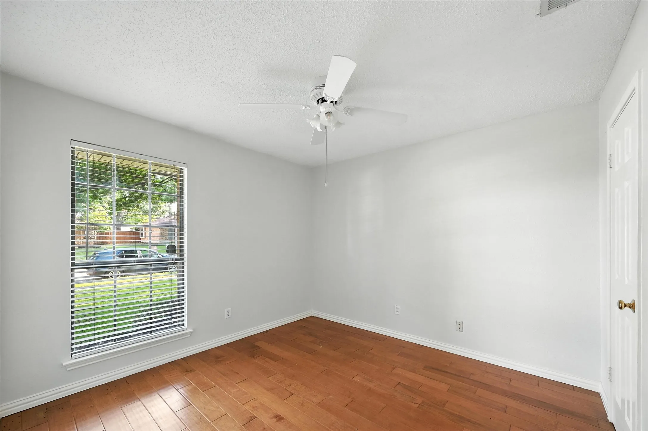 Single Family Residence For Rent in Collin County , 4520 Eldorado Drive, Plano, Texas 75093, 4 Bedroom, 2 Bathroom, 2 Garage spaces, 1,794 Sqft, built in 1981, mls#21345230, Real Estate Agent in Plano, Homes For Rent in Collin county, Homes For Rent in Plano, Realtor in Plano Texas, Real Estate Brokerage Independent Realty Texas, Luminita Cordes Realtor
